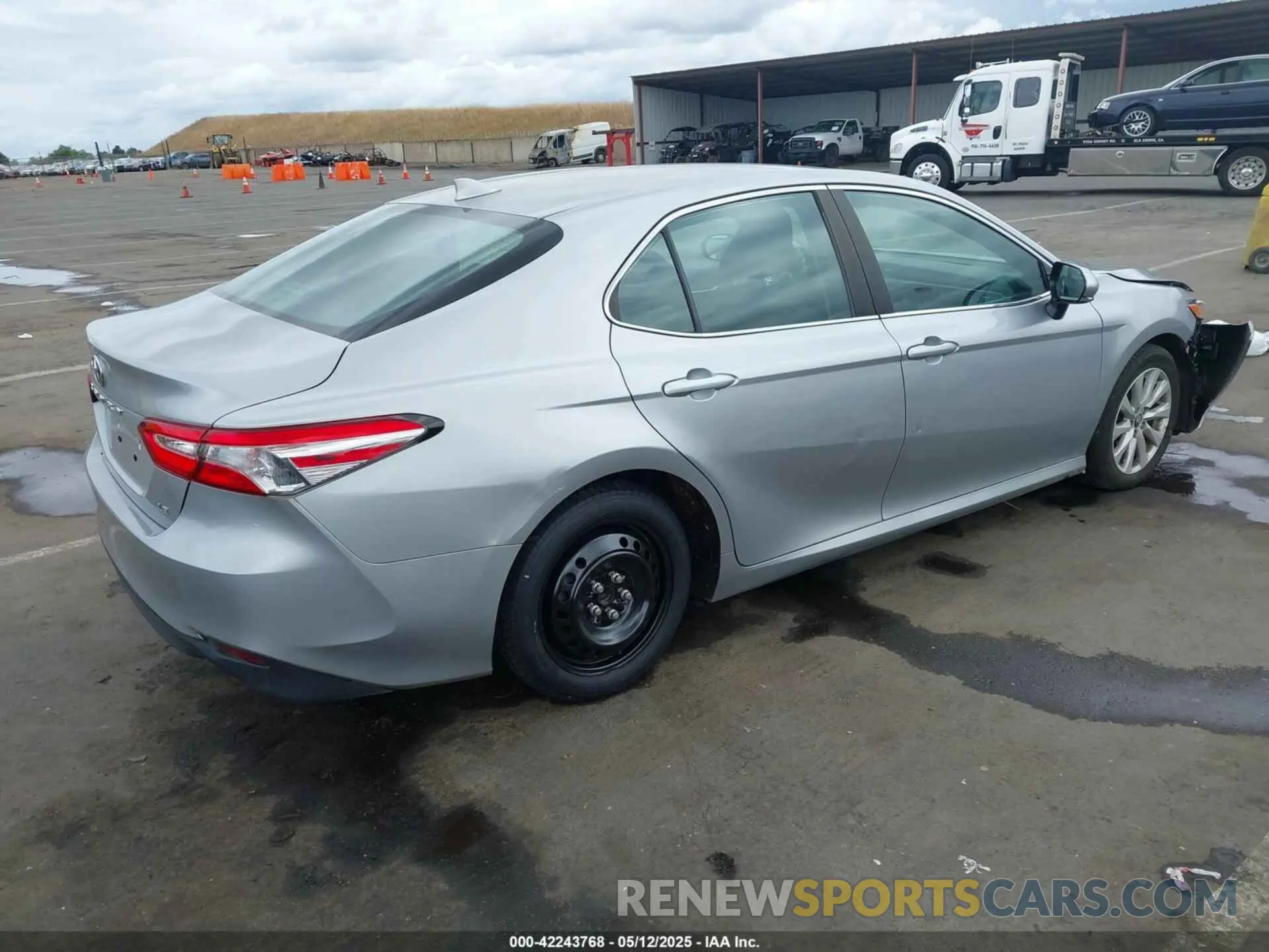 4 Фотография поврежденного автомобиля 4T1B11HK0KU297733 TOYOTA CAMRY 2019