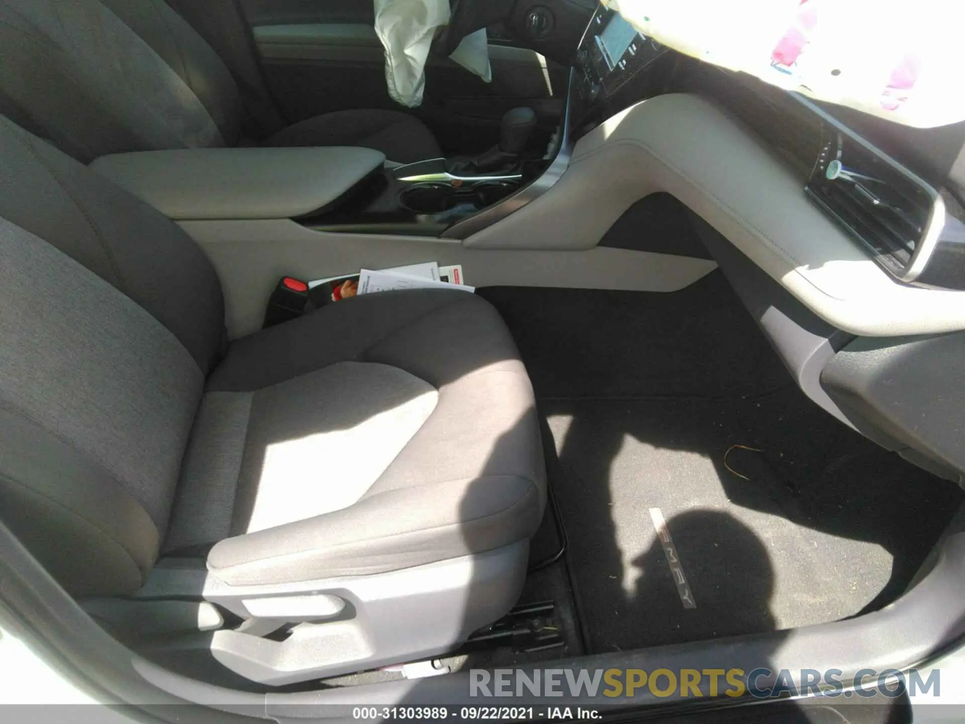 5 Photograph of a damaged car 4T1B11HK0KU679244 TOYOTA CAMRY 2019