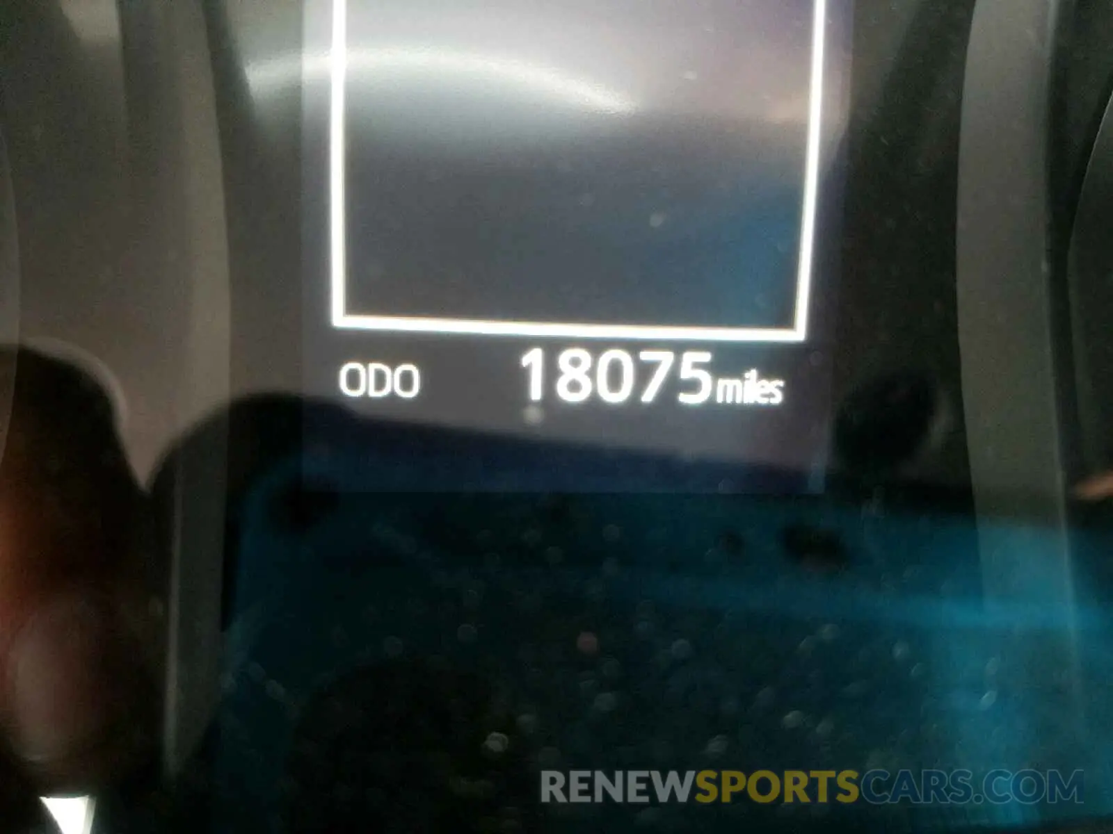 8 Photograph of a damaged car 4T1B11HK0KU688347 TOYOTA CAMRY 2019
