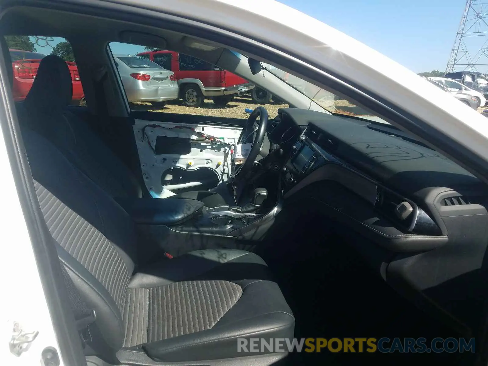5 Photograph of a damaged car 4T1B11HK0KU689174 TOYOTA CAMRY 2019