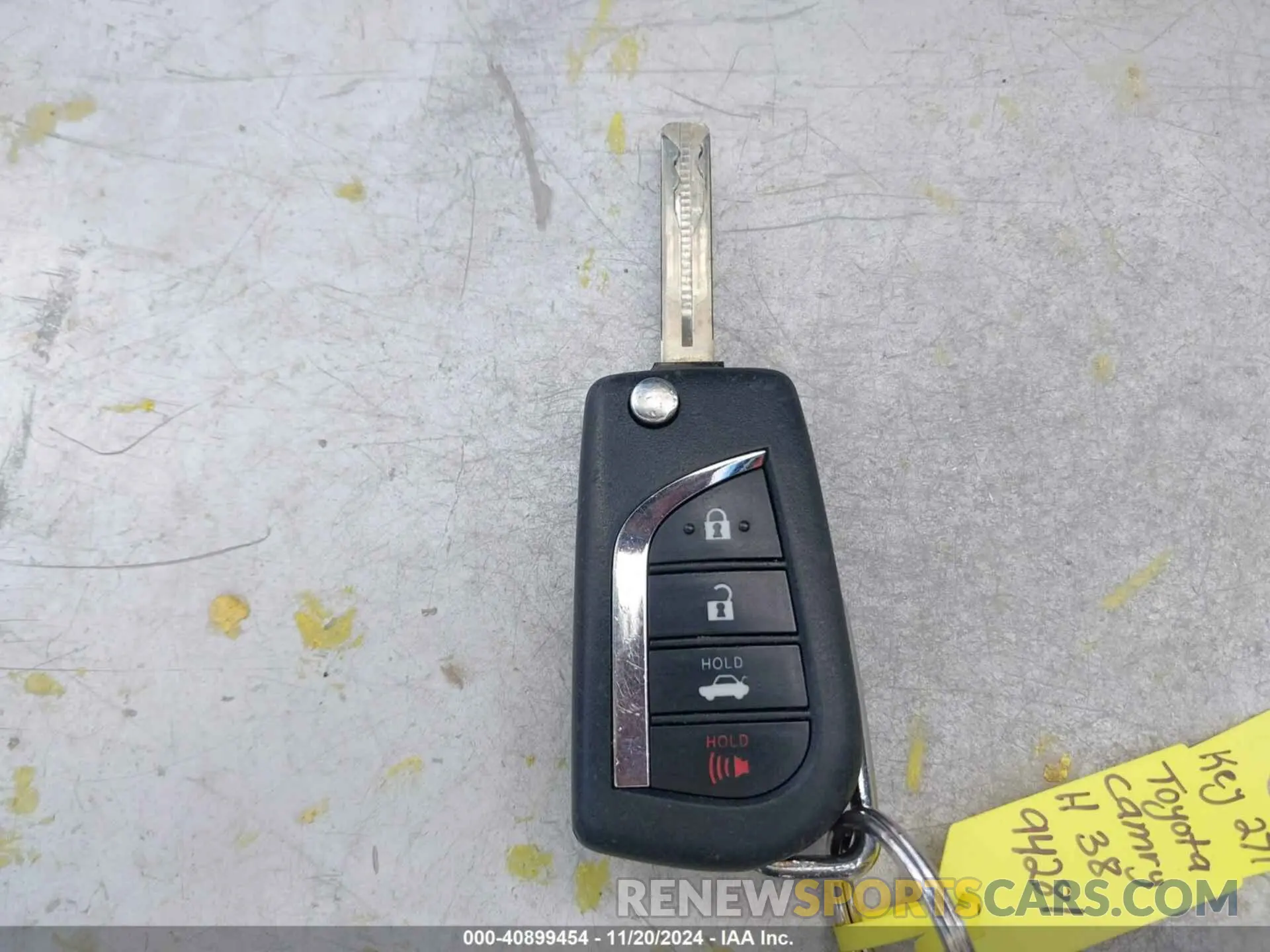 11 Фотография поврежденного автомобиля 4T1B11HK0KU692558 TOYOTA CAMRY 2019