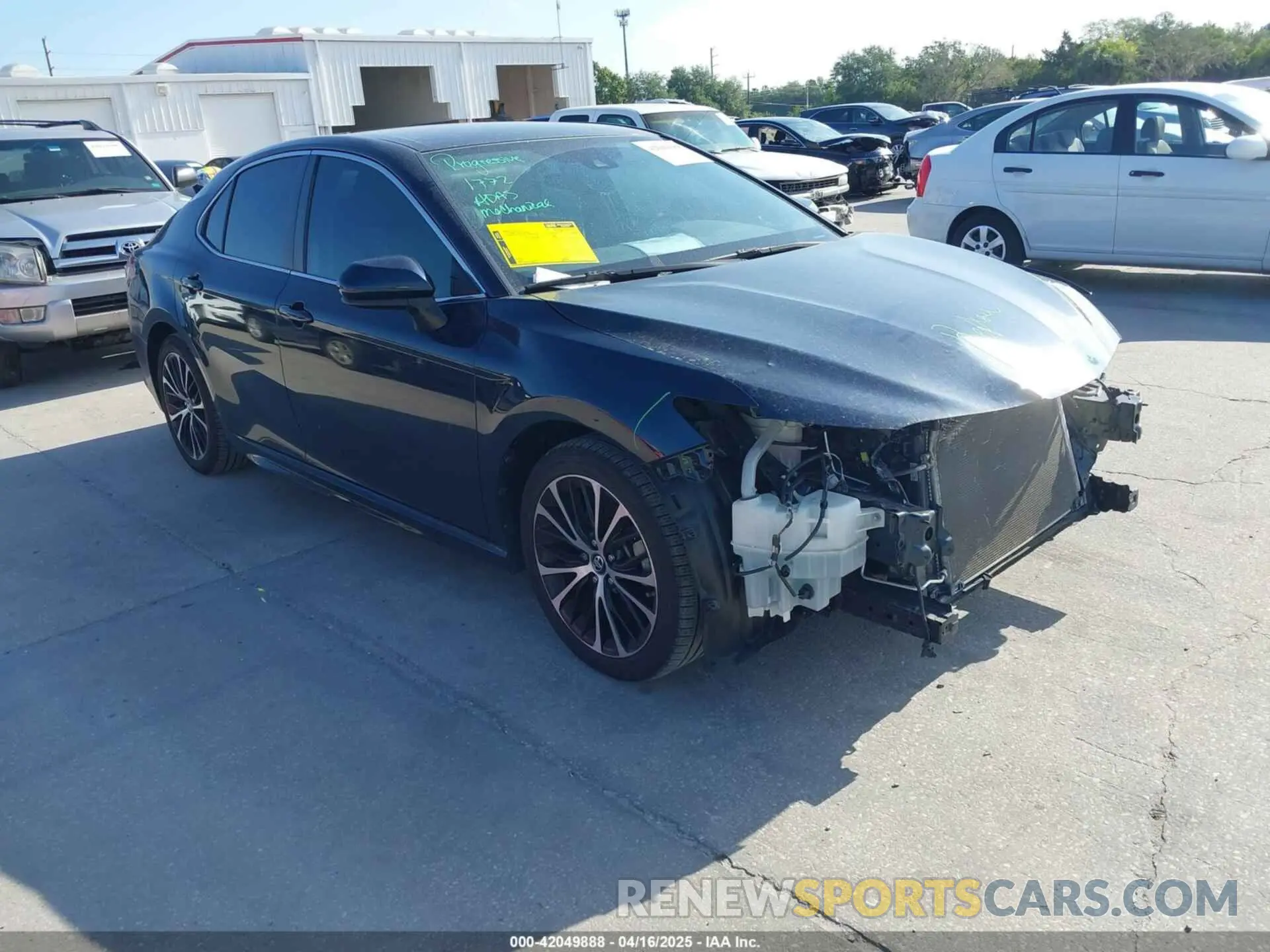 1 Photograph of a damaged car 4T1B11HK0KU697016 TOYOTA CAMRY 2019