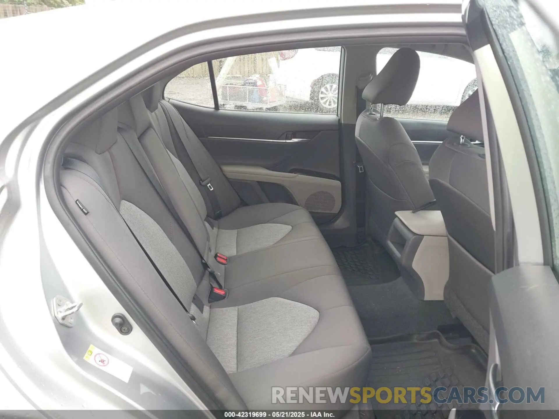 8 Фотография поврежденного автомобиля 4T1B11HK0KU698215 TOYOTA CAMRY 2019