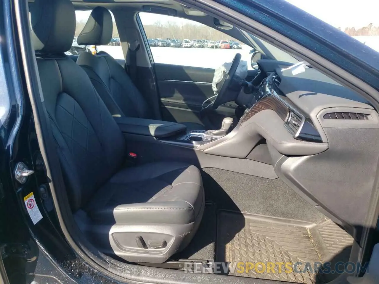 5 Photograph of a damaged car 4T1B11HK0KU705387 TOYOTA CAMRY 2019