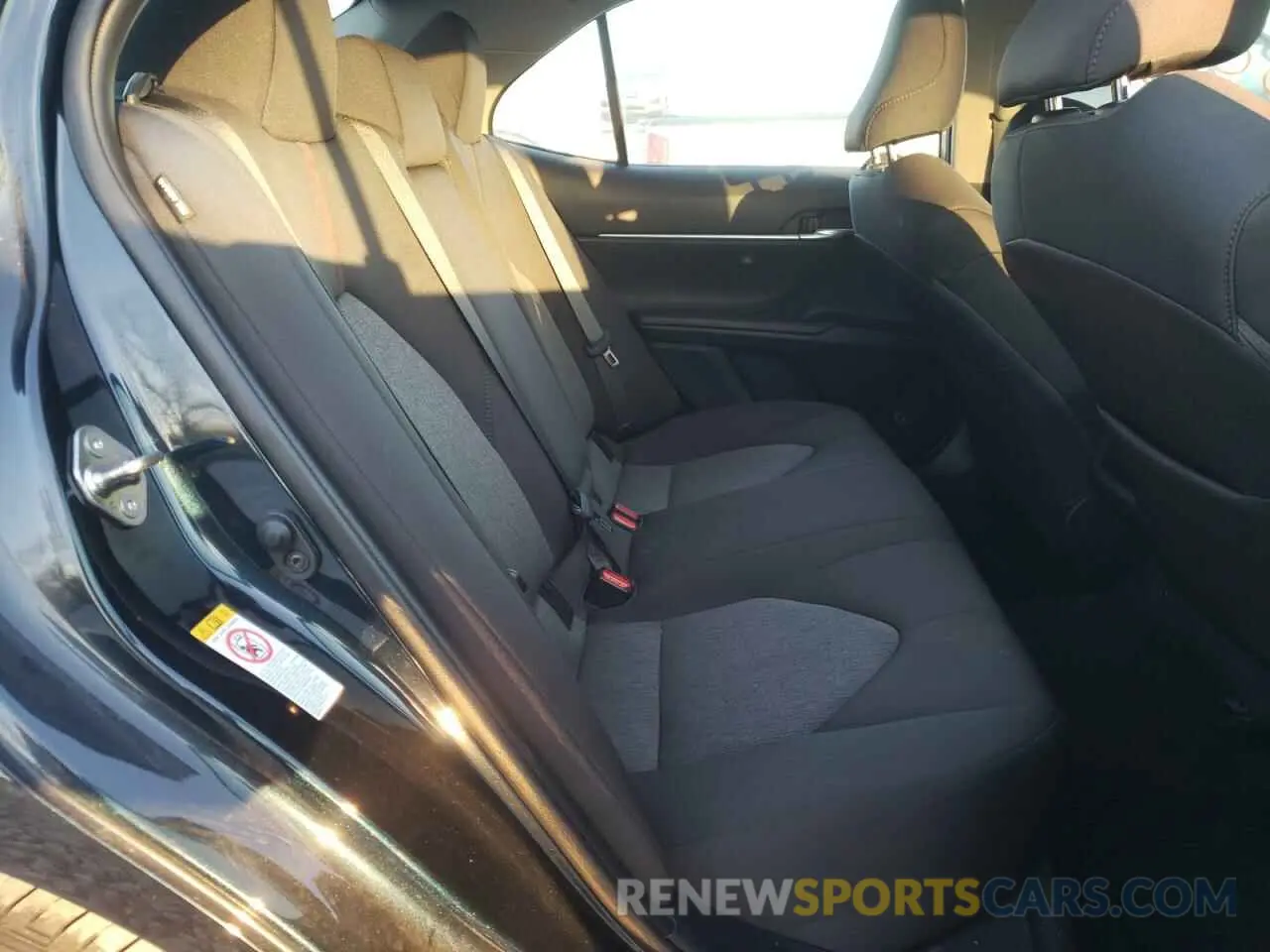 6 Фотография поврежденного автомобиля 4T1B11HK0KU711772 TOYOTA CAMRY 2019