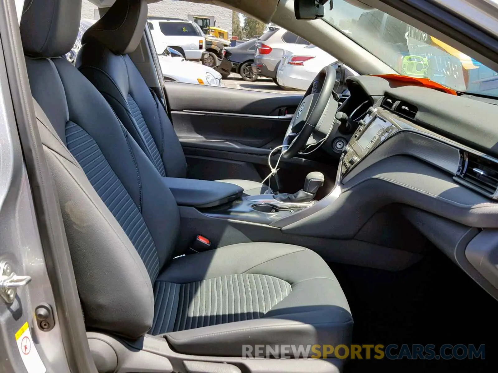 5 Photograph of a damaged car 4T1B11HK0KU715336 TOYOTA CAMRY 2019