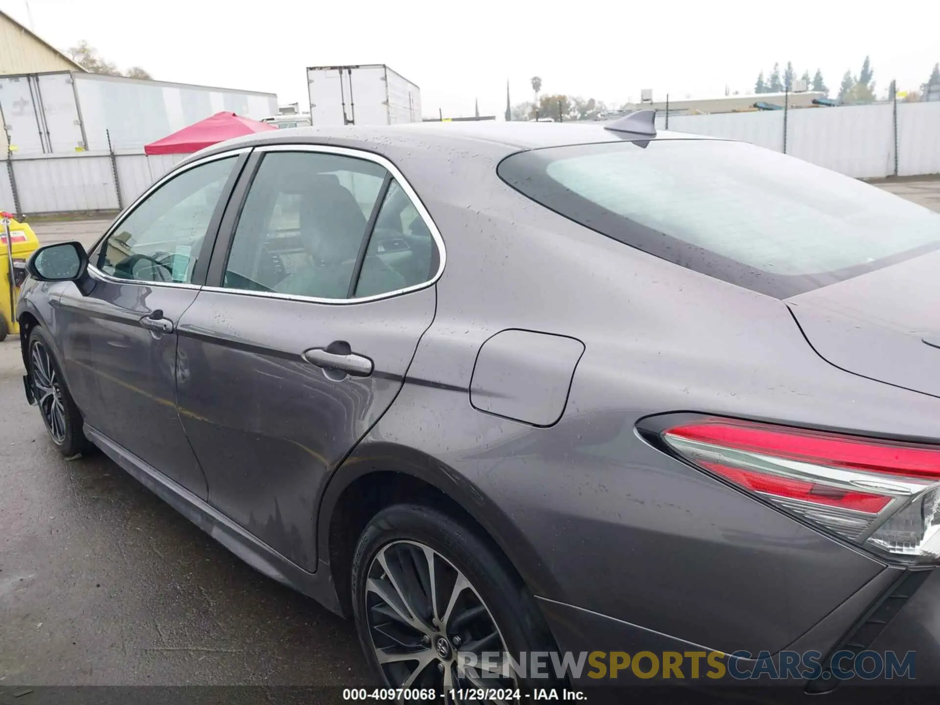 15 Photograph of a damaged car 4T1B11HK0KU719144 TOYOTA CAMRY 2019
