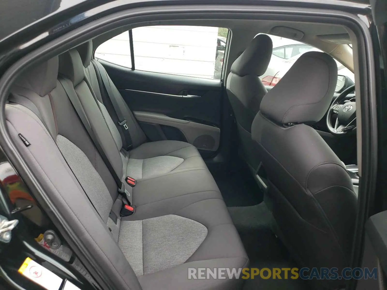 6 Photograph of a damaged car 4T1B11HK0KU727549 TOYOTA CAMRY 2019