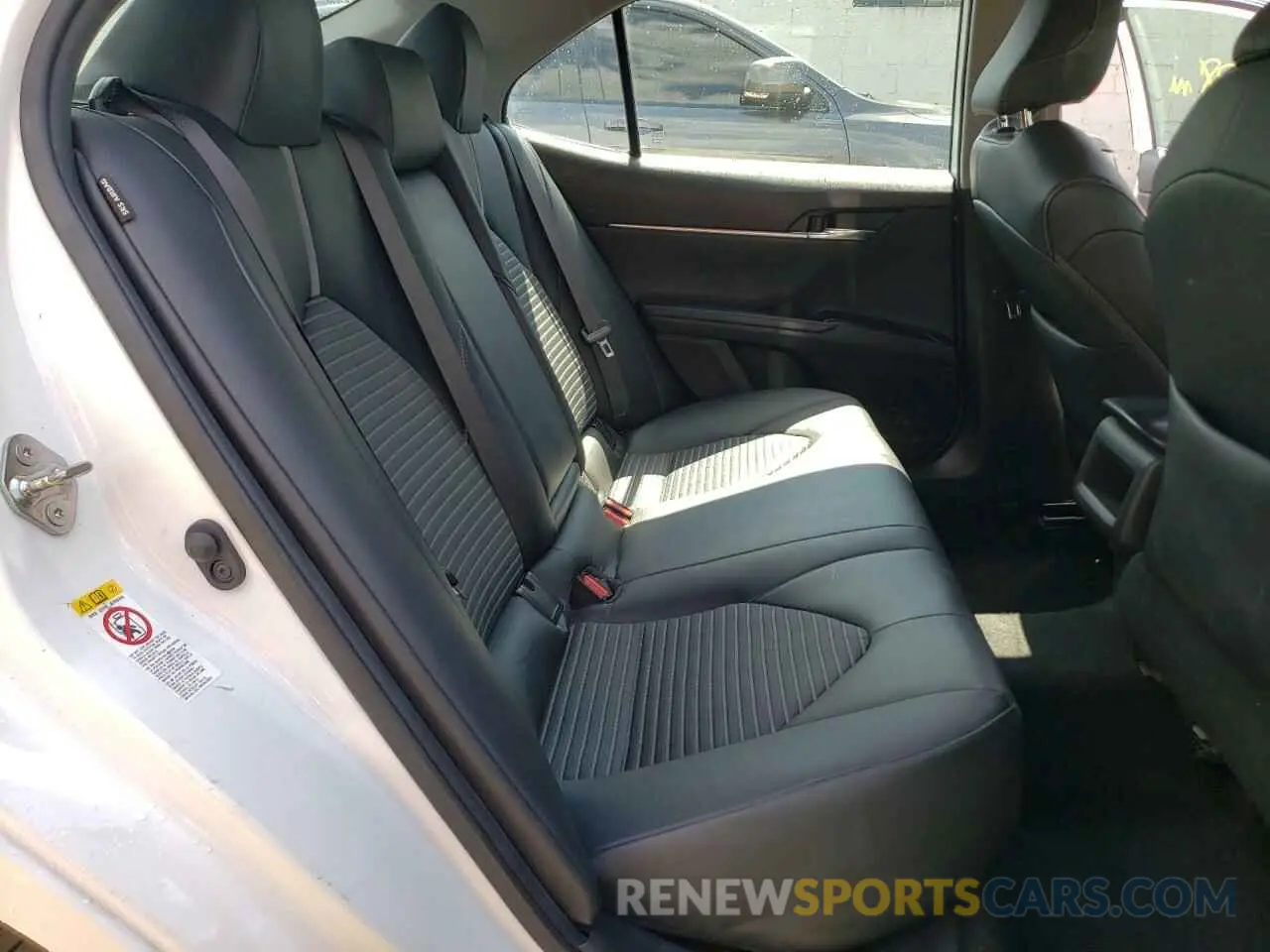 6 Фотография поврежденного автомобиля 4T1B11HK0KU728748 TOYOTA CAMRY 2019
