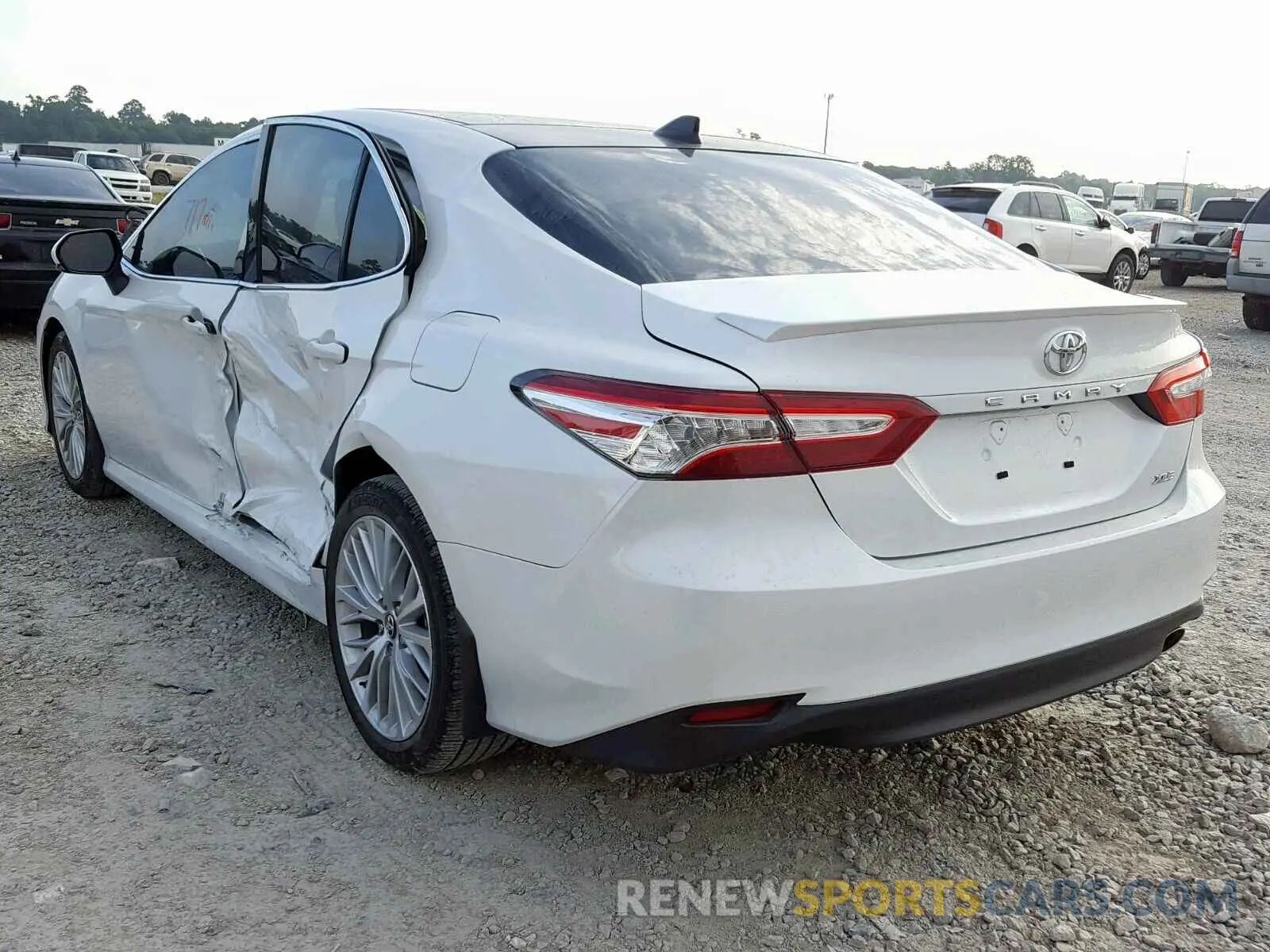 3 Photograph of a damaged car 4T1B11HK0KU733920 TOYOTA CAMRY 2019
