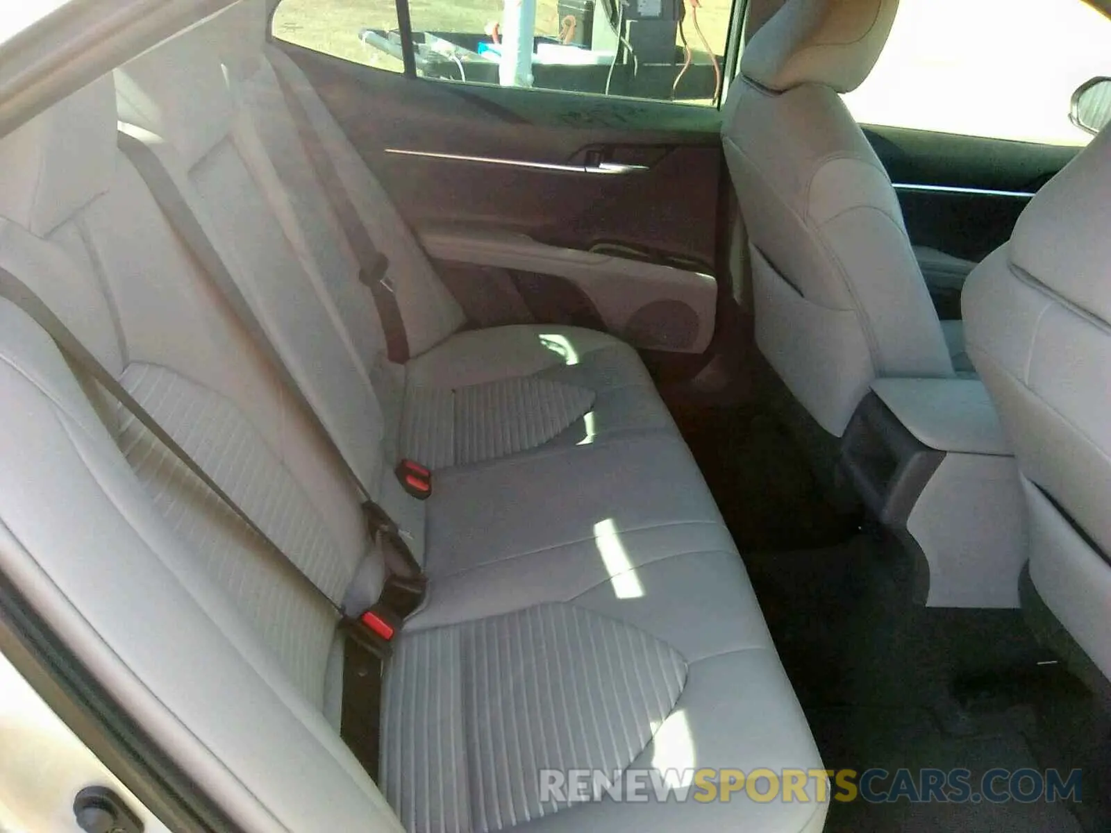 6 Photograph of a damaged car 4T1B11HK0KU736865 TOYOTA CAMRY 2019