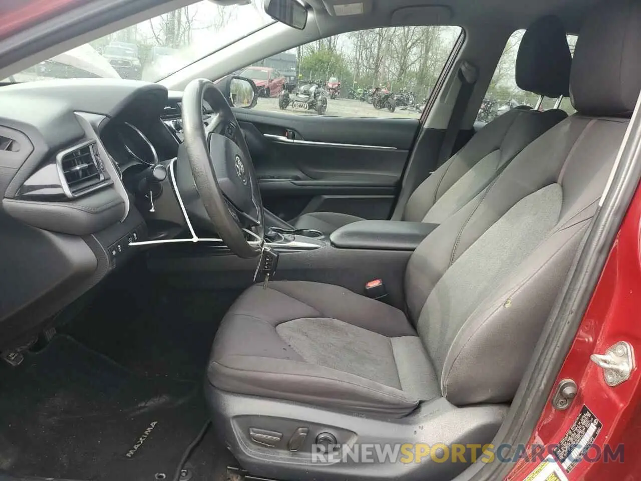 7 Photograph of a damaged car 4T1B11HK0KU740365 TOYOTA CAMRY 2019