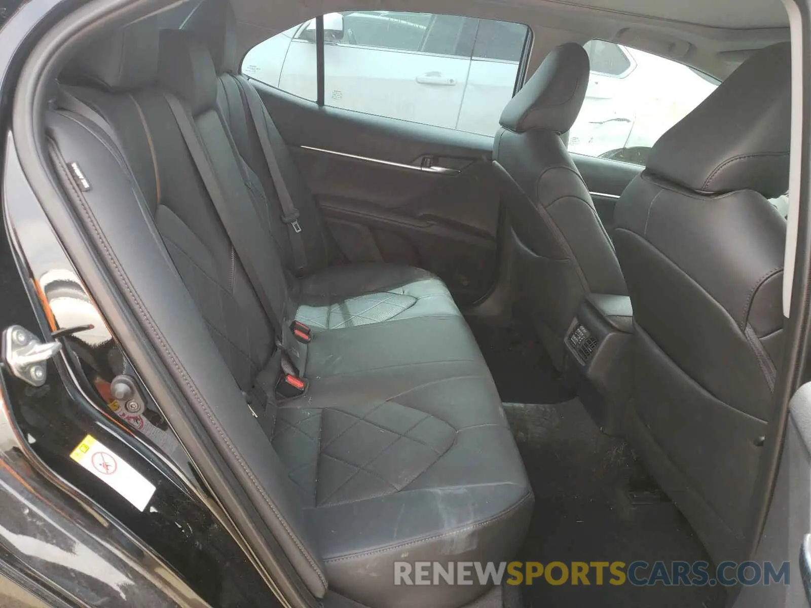 6 Photograph of a damaged car 4T1B11HK0KU741001 TOYOTA CAMRY 2019
