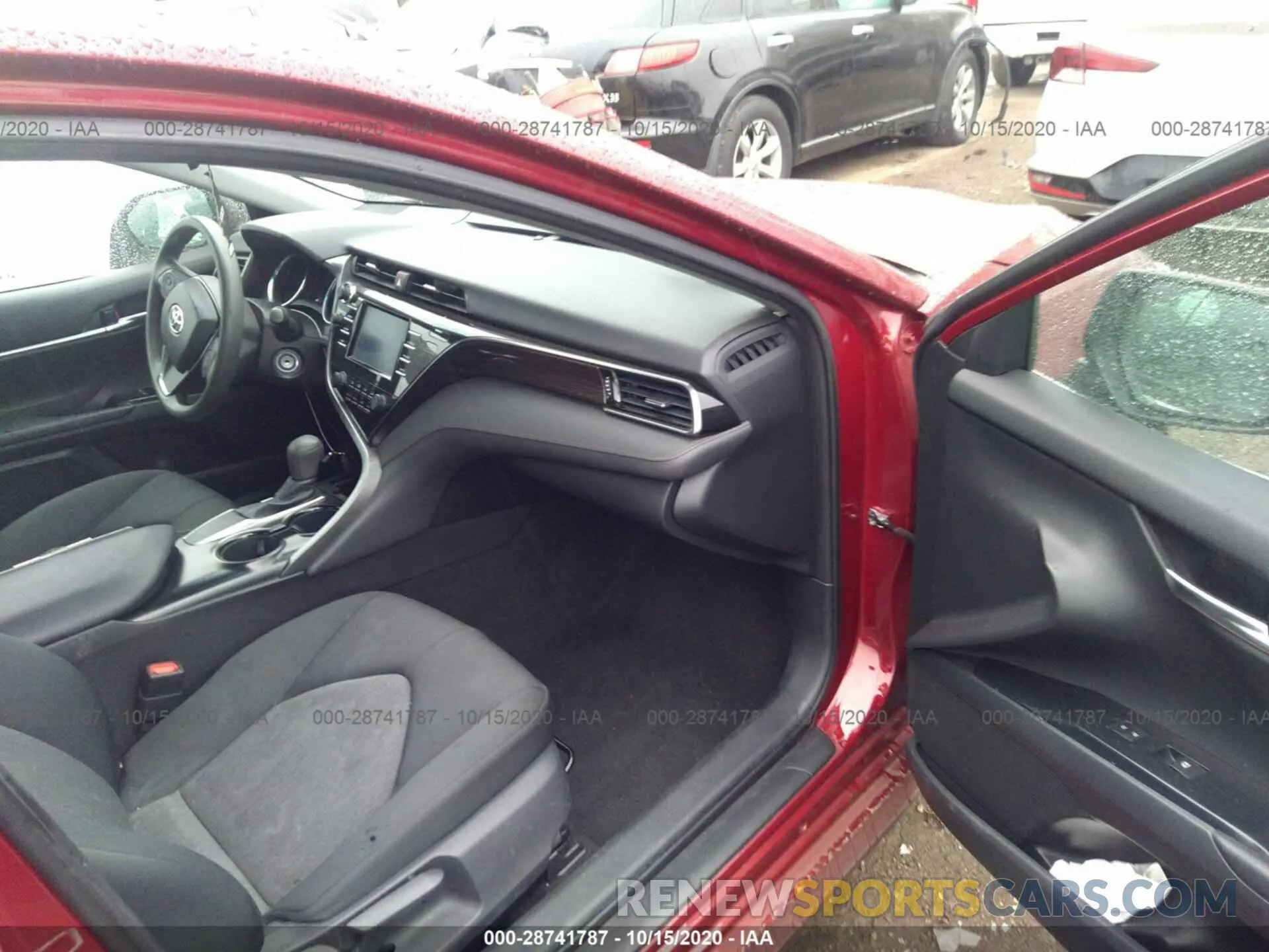 5 Photograph of a damaged car 4T1B11HK0KU741077 TOYOTA CAMRY 2019