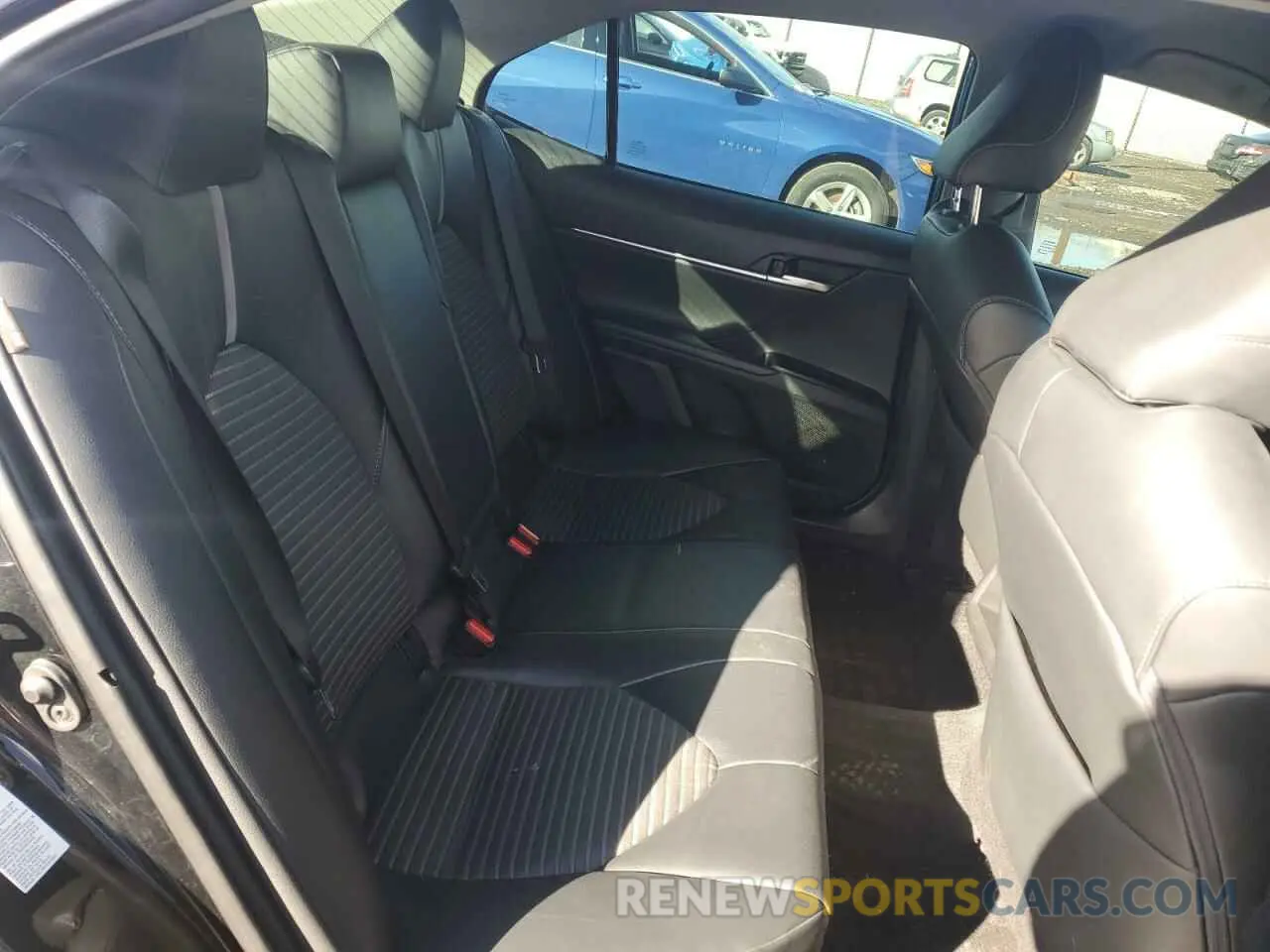 10 Фотография поврежденного автомобиля 4T1B11HK0KU748983 TOYOTA CAMRY 2019