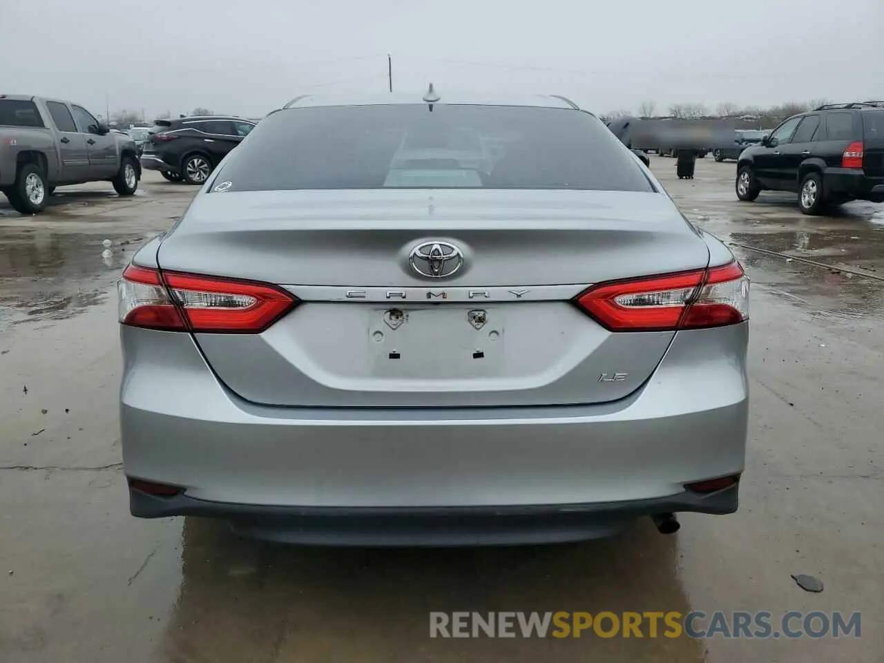 6 Photograph of a damaged car 4T1B11HK0KU752466 TOYOTA CAMRY 2019