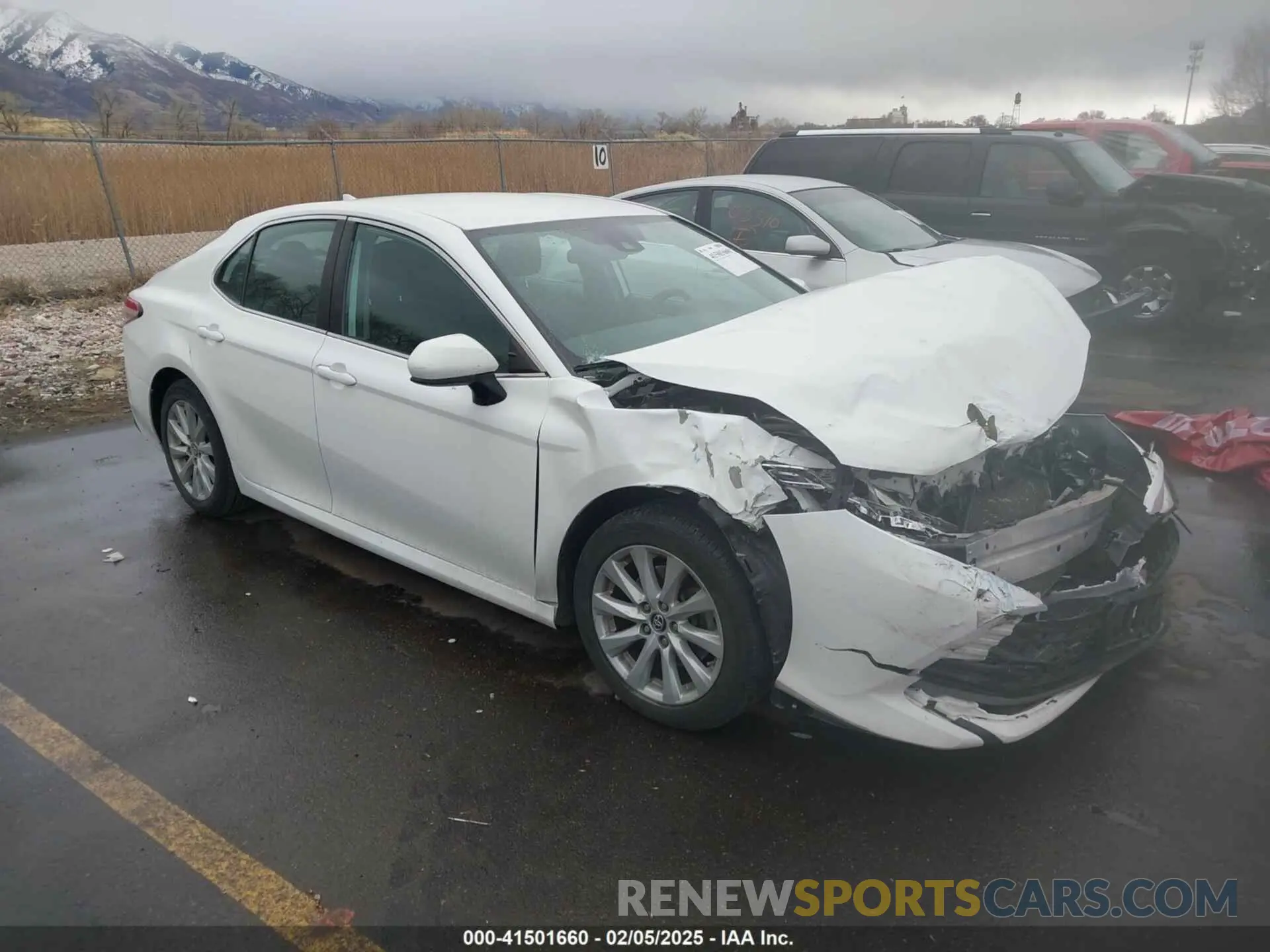 1 Фотография поврежденного автомобиля 4T1B11HK0KU770658 TOYOTA CAMRY 2019