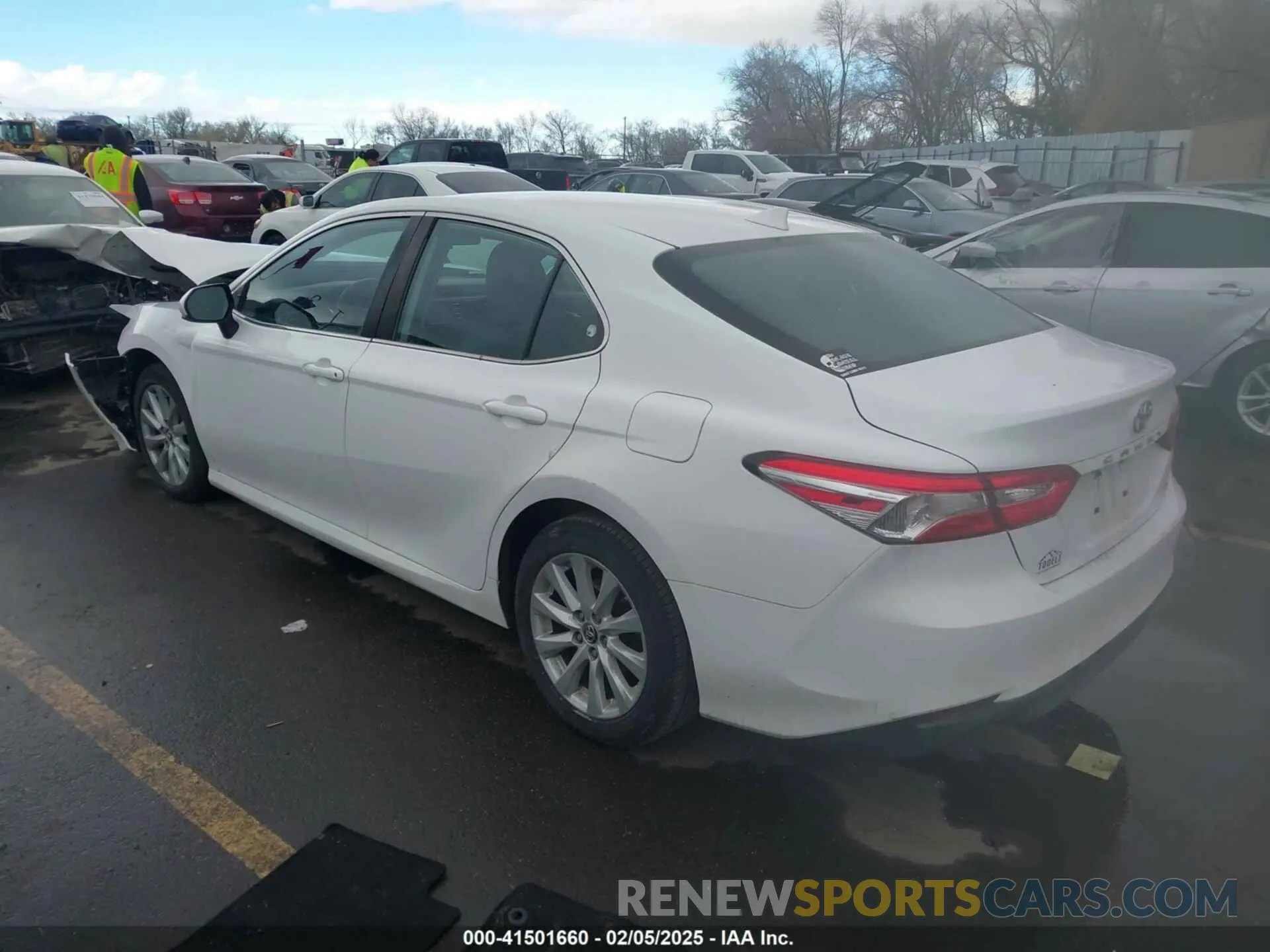 3 Фотография поврежденного автомобиля 4T1B11HK0KU770658 TOYOTA CAMRY 2019