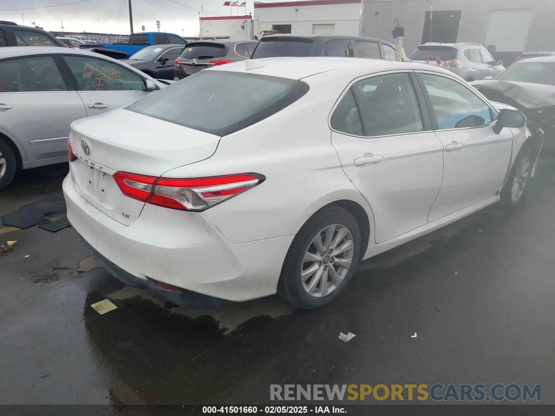 4 Фотография поврежденного автомобиля 4T1B11HK0KU770658 TOYOTA CAMRY 2019