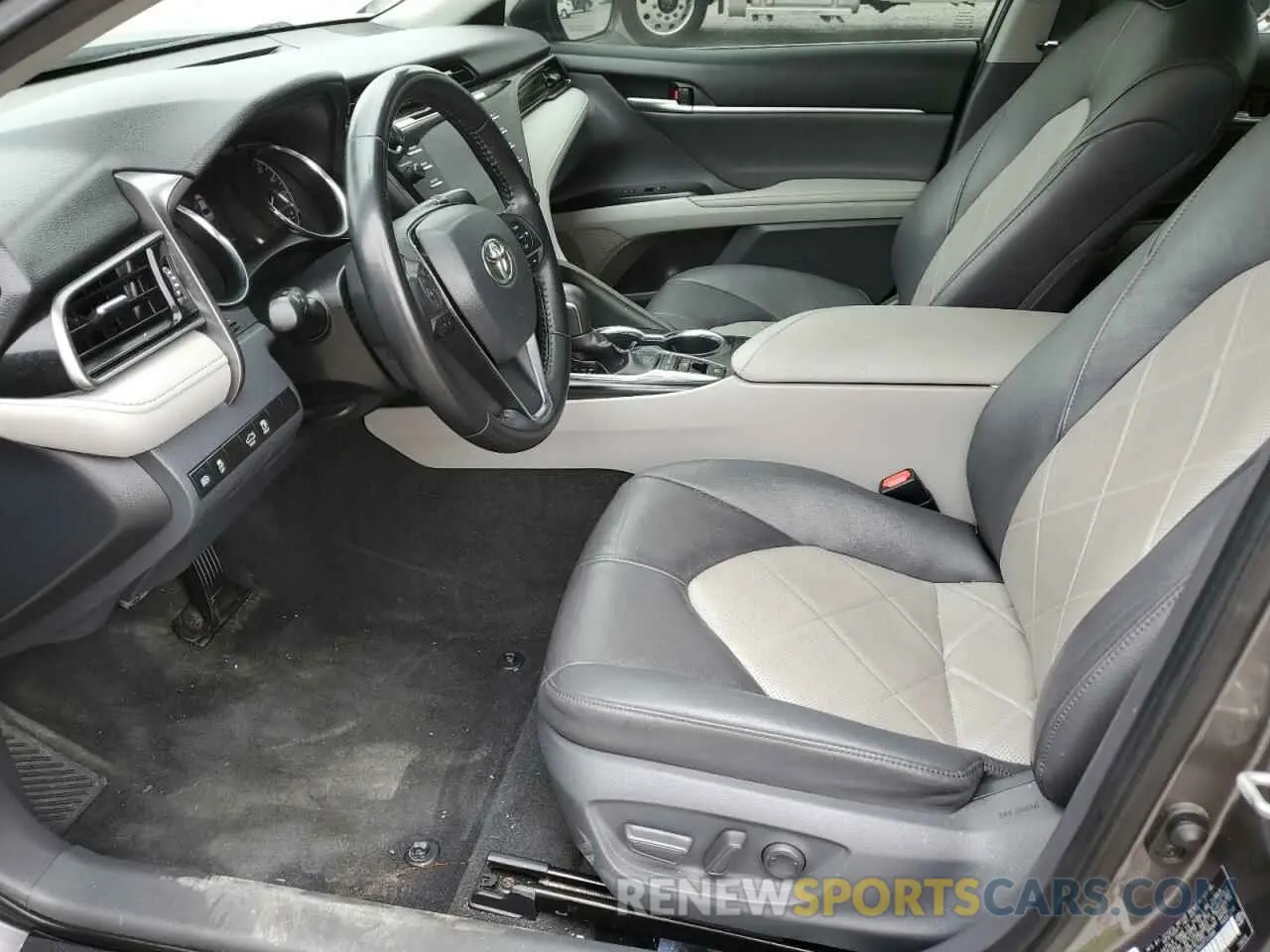 7 Photograph of a damaged car 4T1B11HK0KU772099 TOYOTA CAMRY 2019