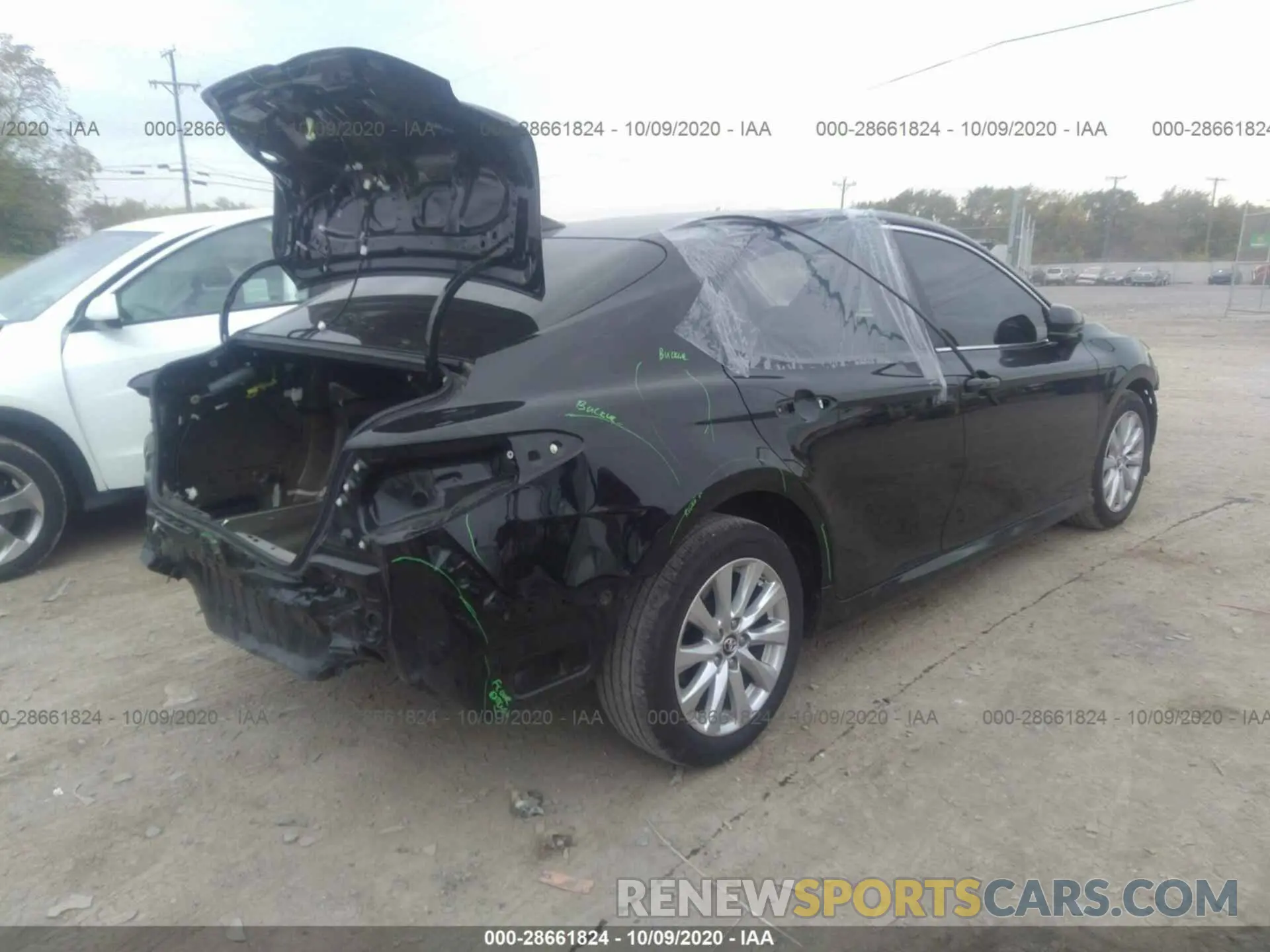 4 Photograph of a damaged car 4T1B11HK0KU774144 TOYOTA CAMRY 2019
