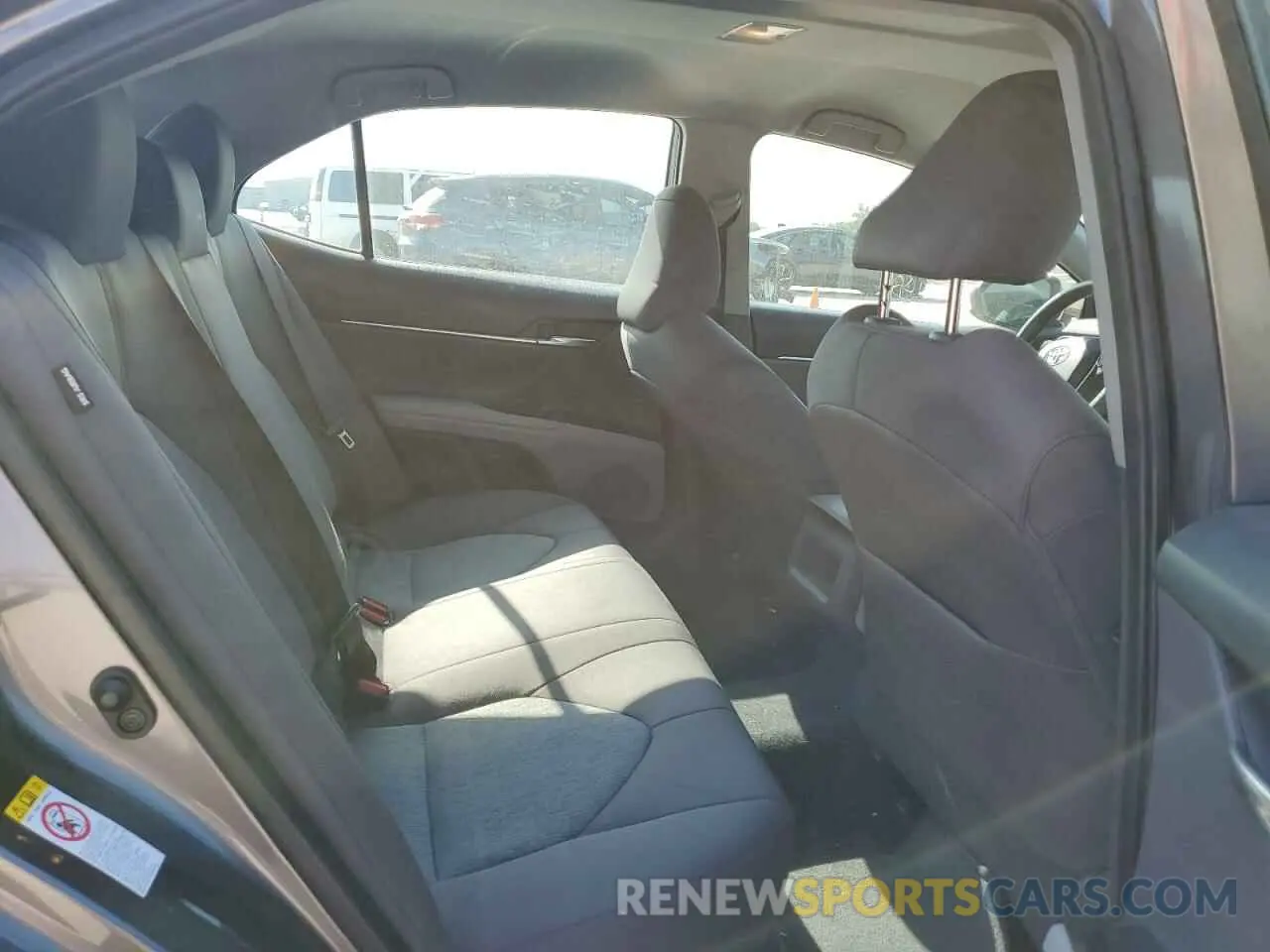10 Photograph of a damaged car 4T1B11HK0KU775133 TOYOTA CAMRY 2019