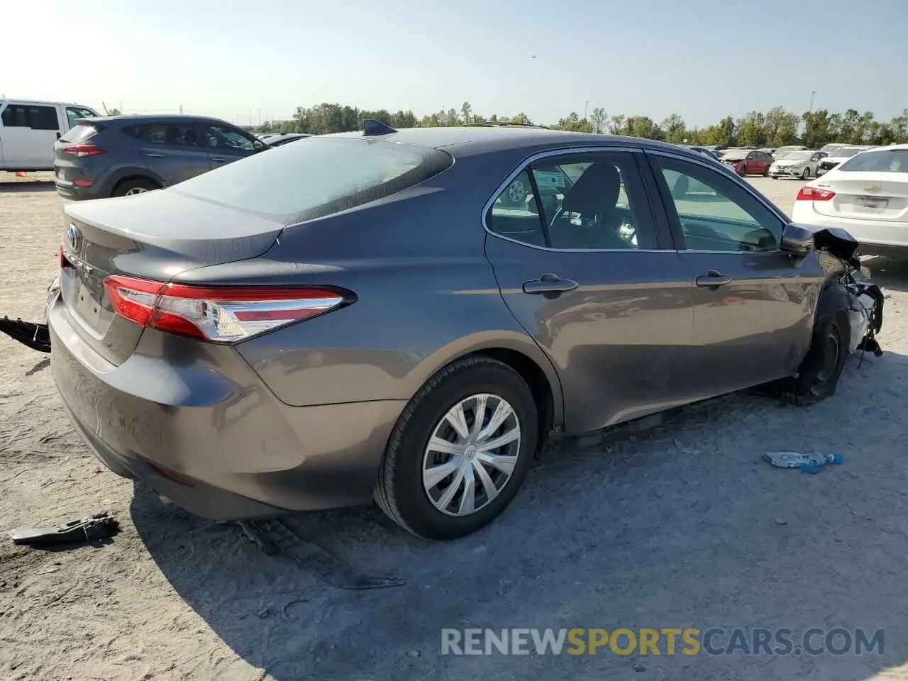 3 Photograph of a damaged car 4T1B11HK0KU775133 TOYOTA CAMRY 2019