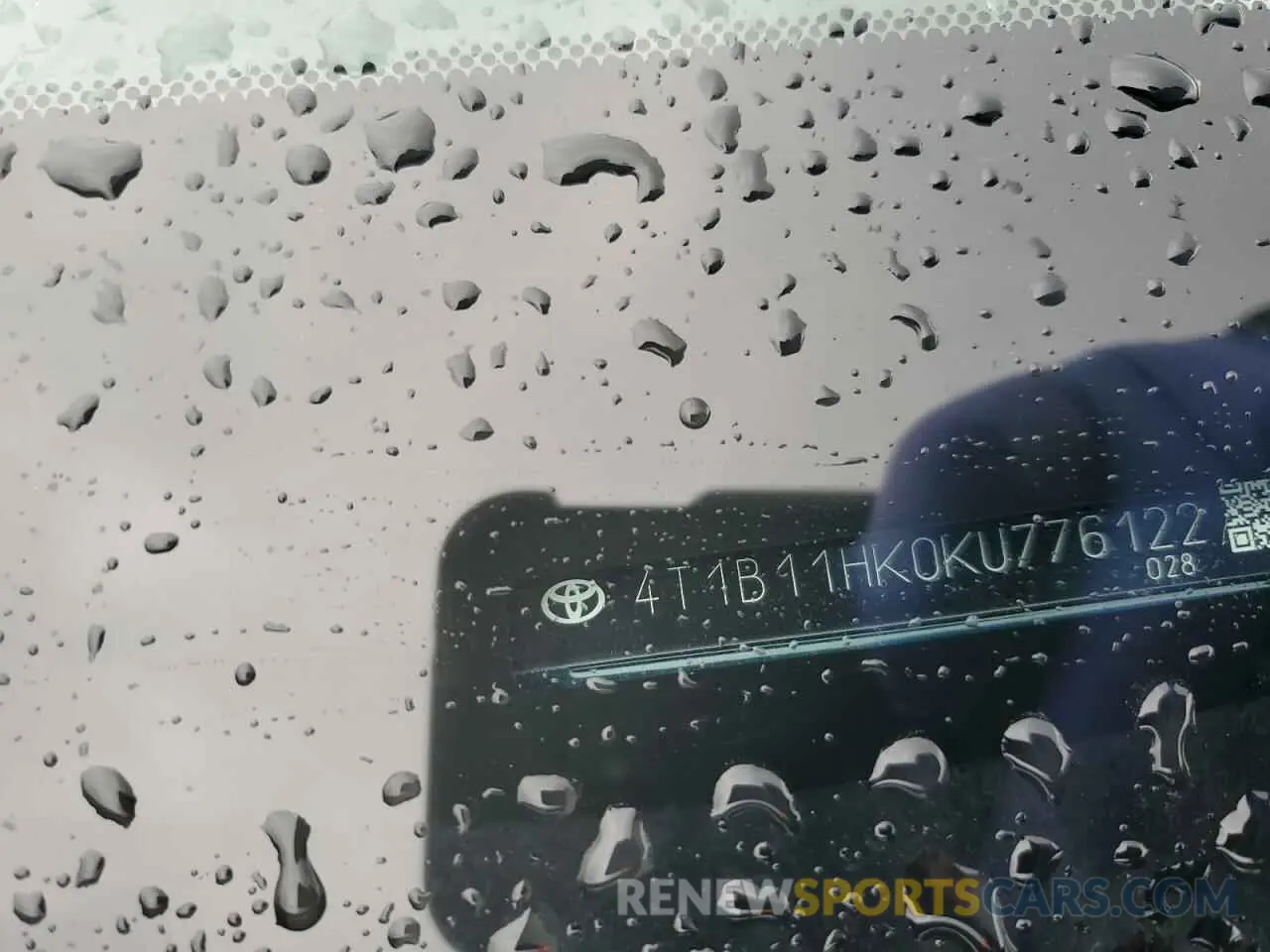12 Photograph of a damaged car 4T1B11HK0KU776122 TOYOTA CAMRY 2019