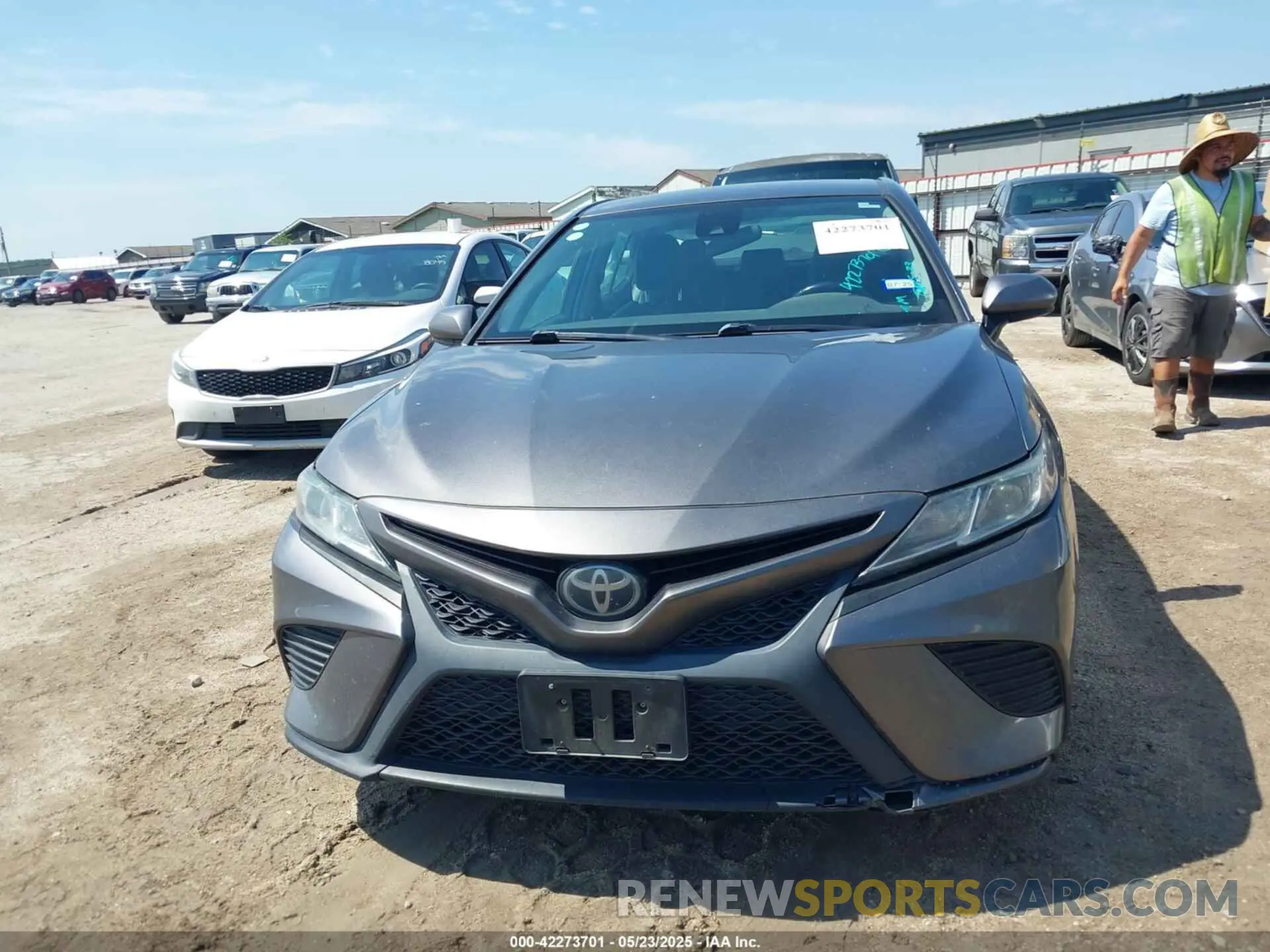 12 Photograph of a damaged car 4T1B11HK0KU787945 TOYOTA CAMRY 2019
