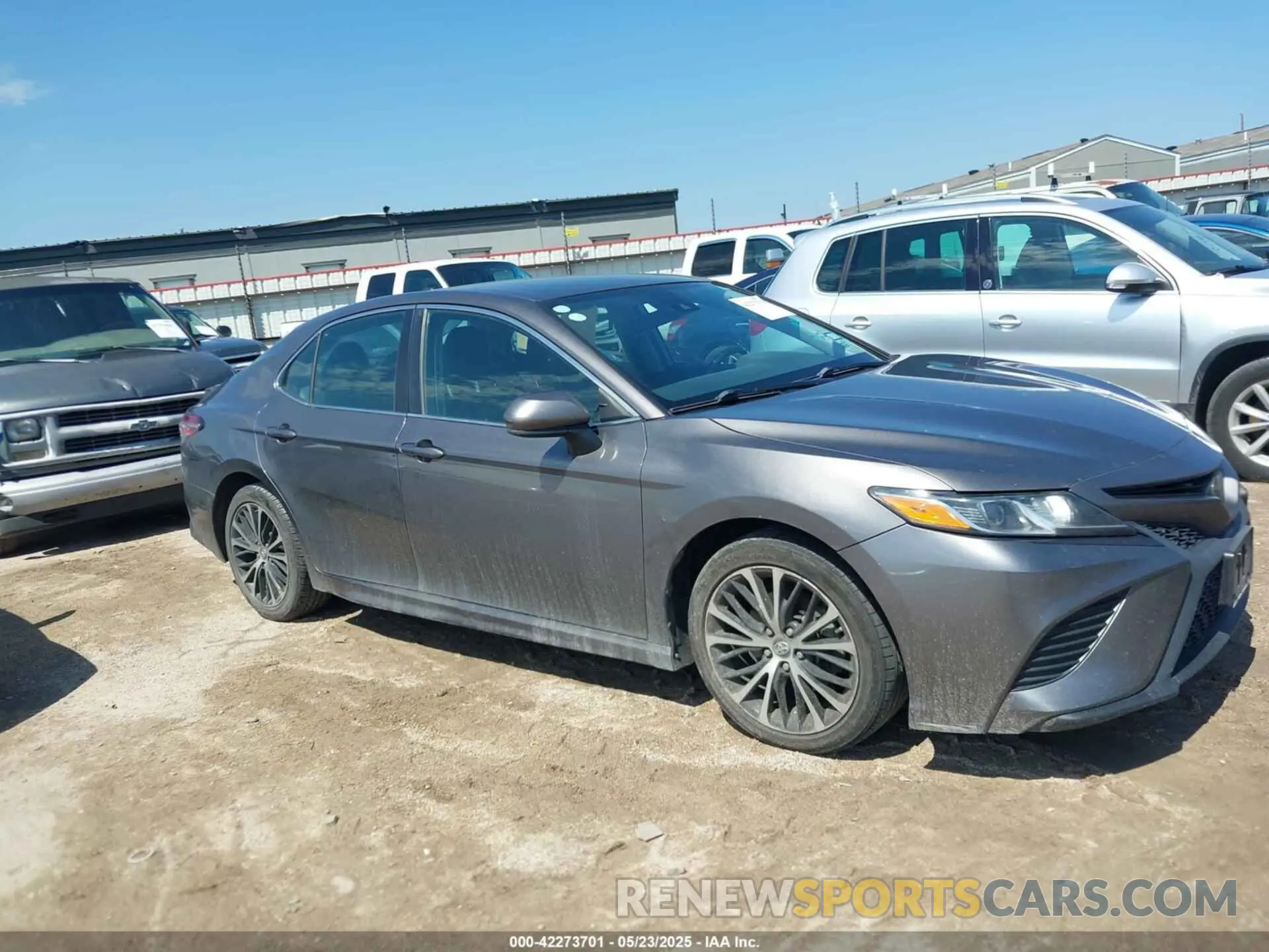 13 Photograph of a damaged car 4T1B11HK0KU787945 TOYOTA CAMRY 2019