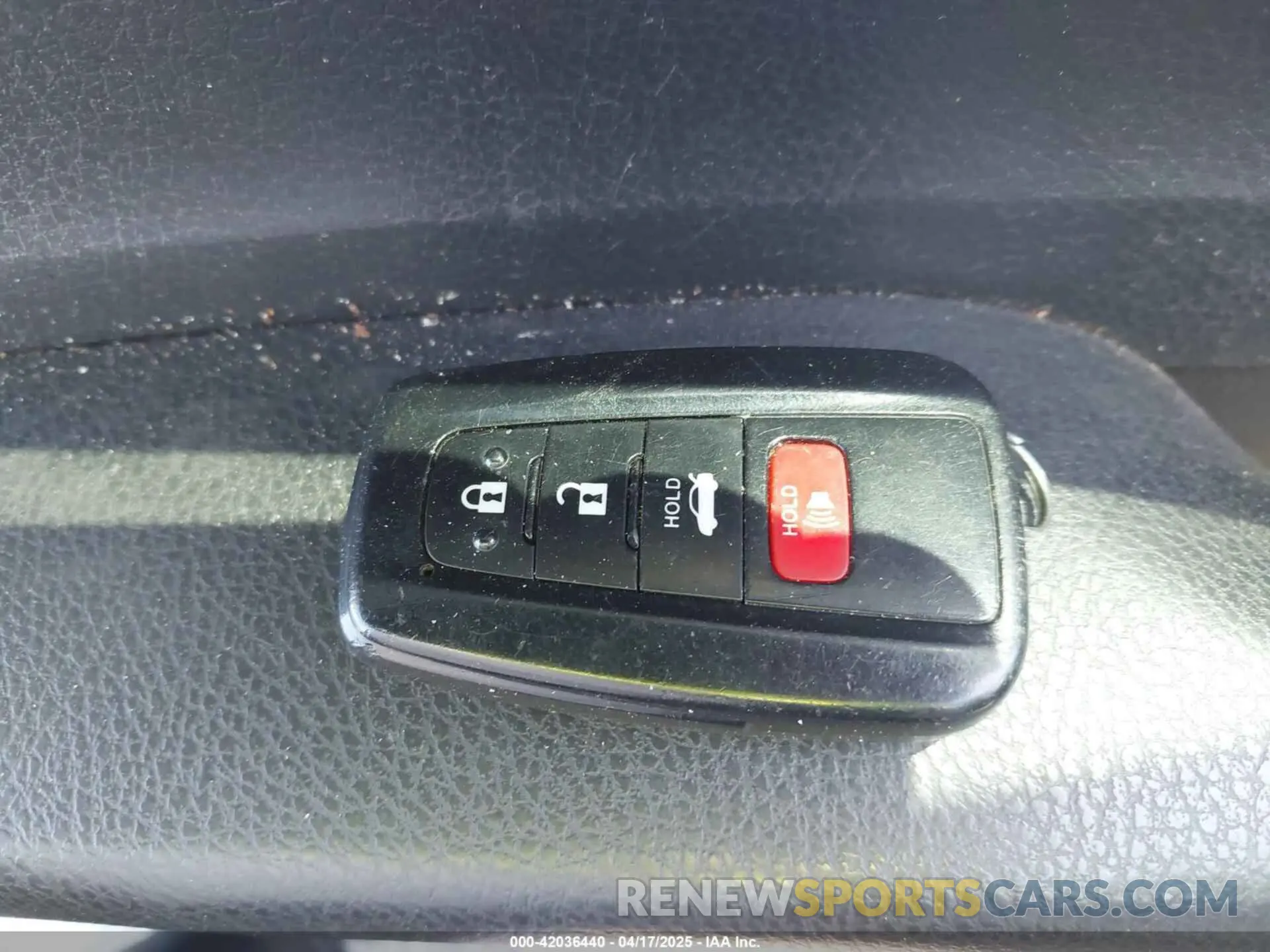 11 Фотография поврежденного автомобиля 4T1B11HK0KU790070 TOYOTA CAMRY 2019