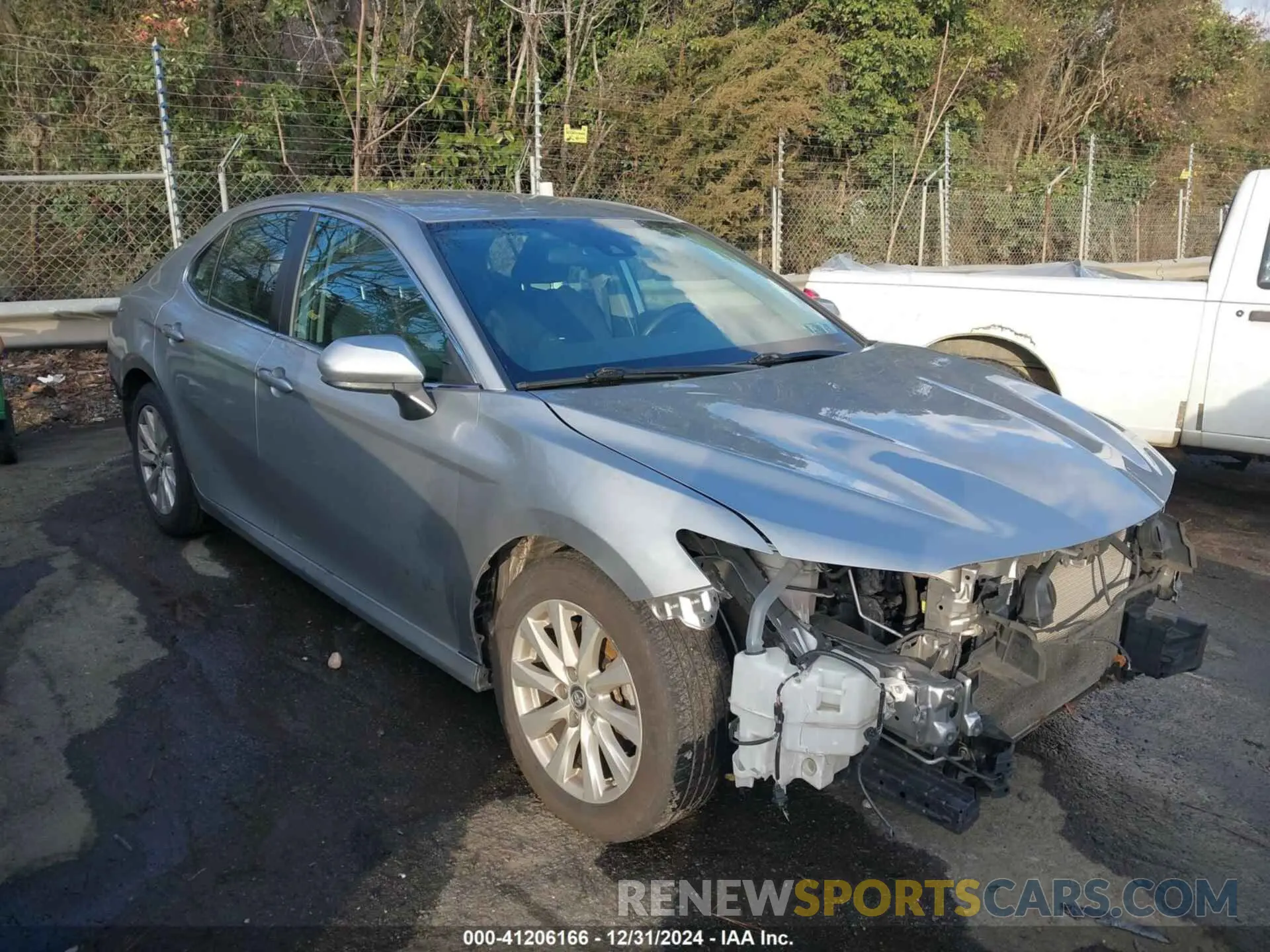 1 Фотография поврежденного автомобиля 4T1B11HK0KU791767 TOYOTA CAMRY 2019