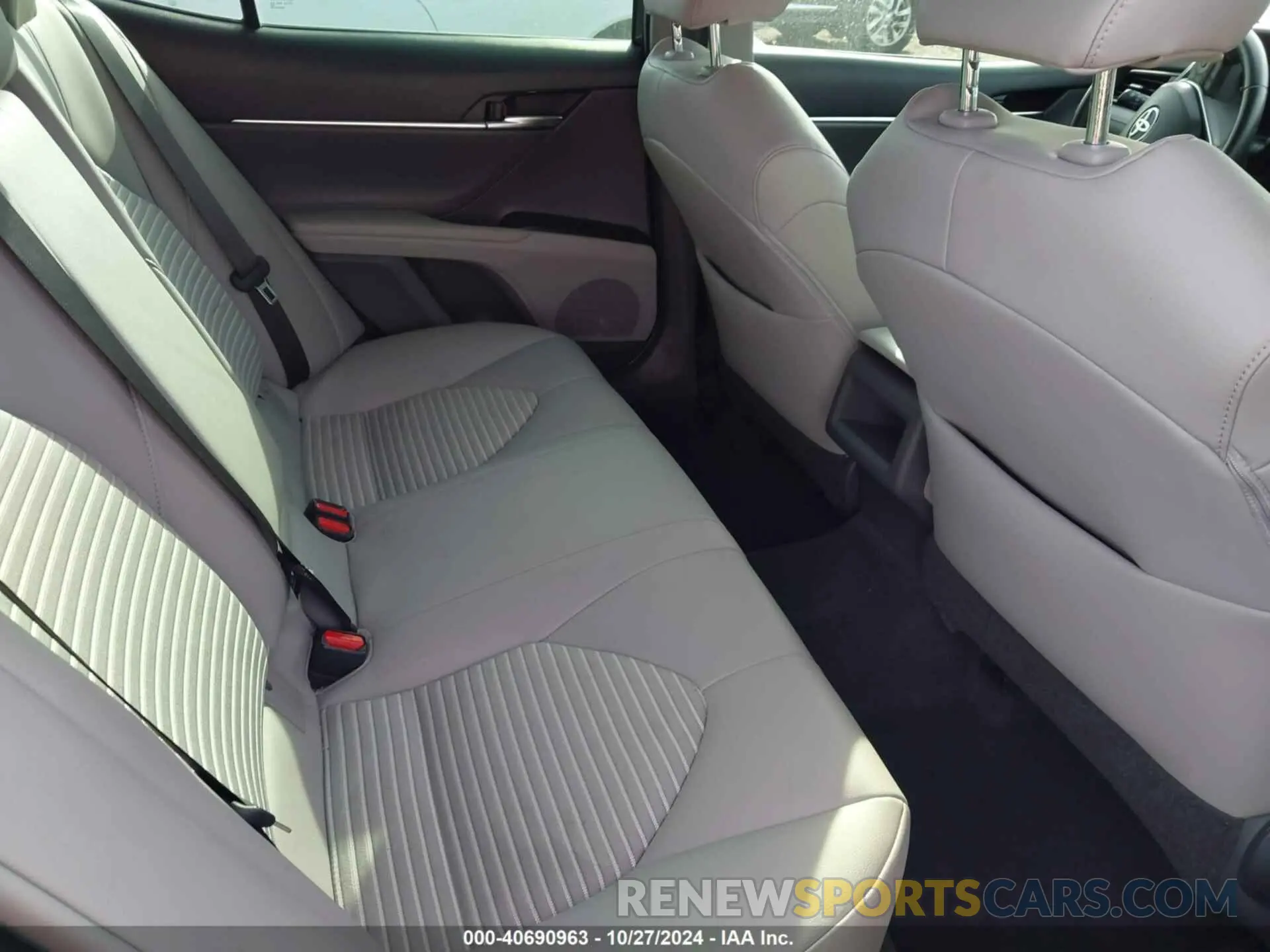 8 Фотография поврежденного автомобиля 4T1B11HK0KU795754 TOYOTA CAMRY 2019
