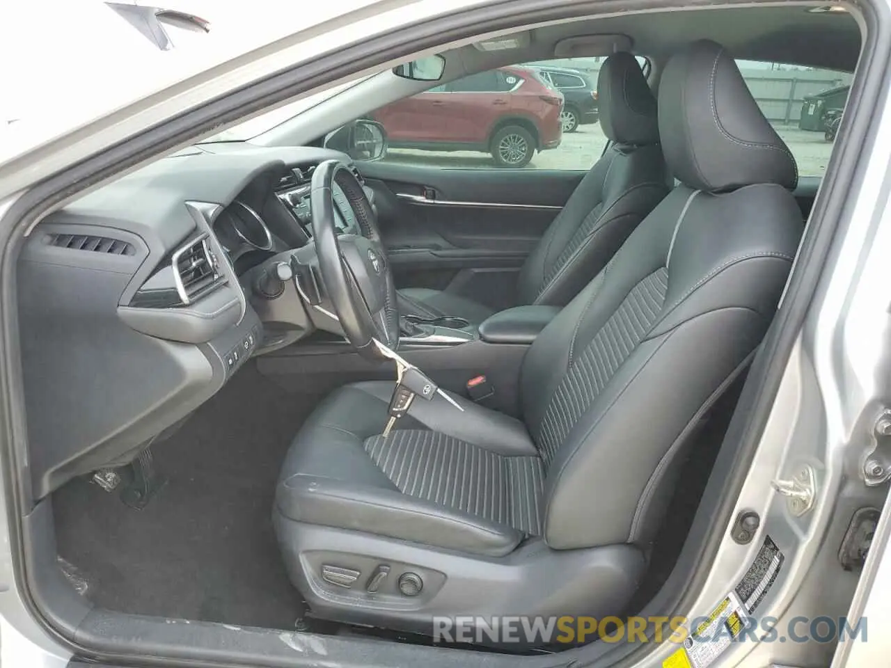 7 Фотография поврежденного автомобиля 4T1B11HK0KU803917 TOYOTA CAMRY 2019