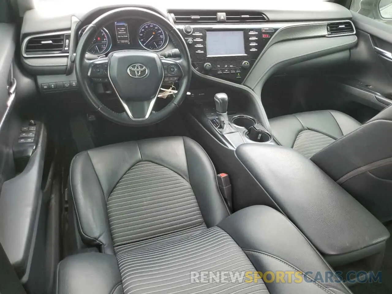 8 Фотография поврежденного автомобиля 4T1B11HK0KU803917 TOYOTA CAMRY 2019
