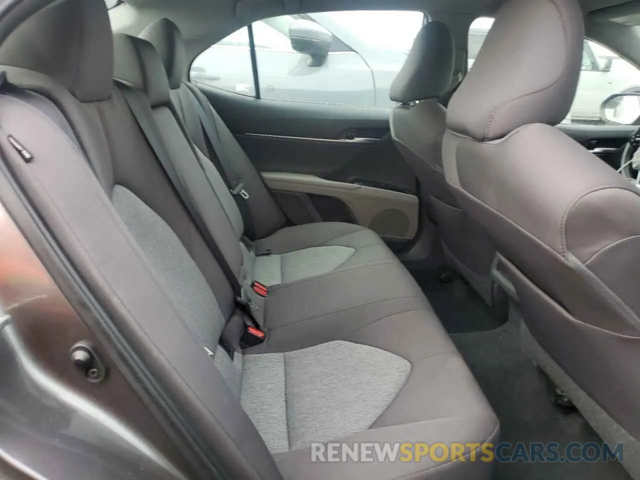 10 Photograph of a damaged car 4T1B11HK0KU809510 TOYOTA CAMRY 2019