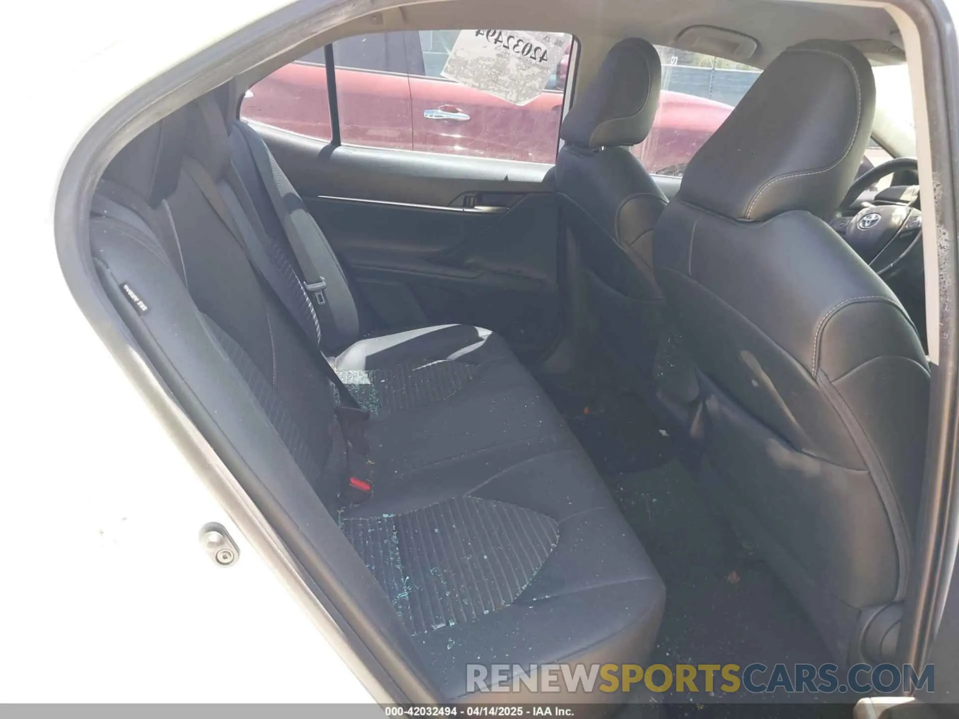 8 Фотография поврежденного автомобиля 4T1B11HK0KU809605 TOYOTA CAMRY 2019