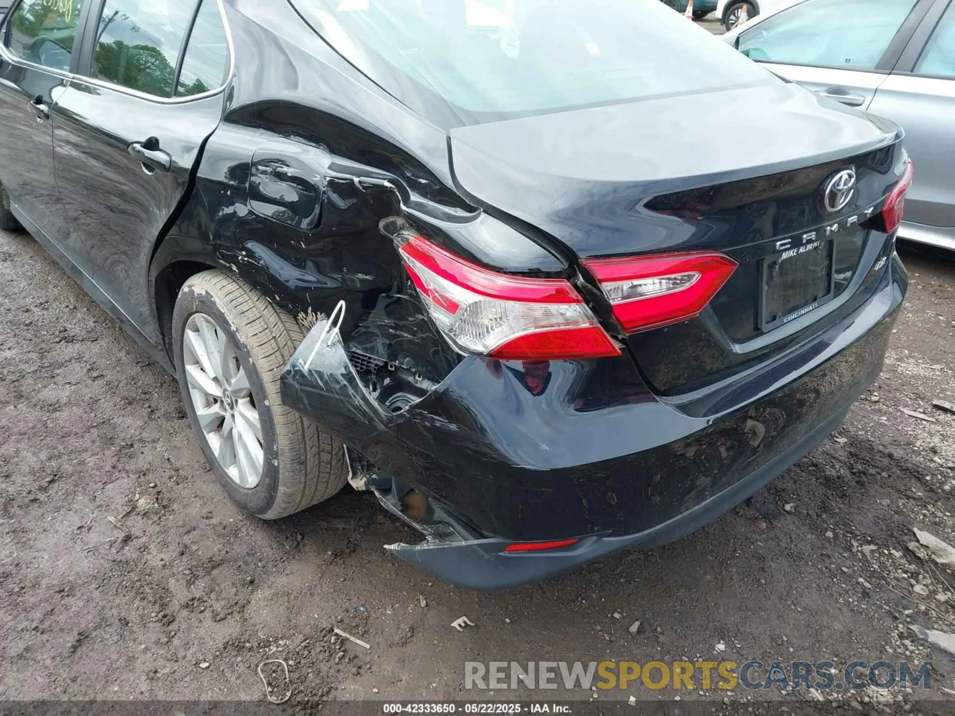 6 Photograph of a damaged car 4T1B11HK0KU821995 TOYOTA CAMRY 2019
