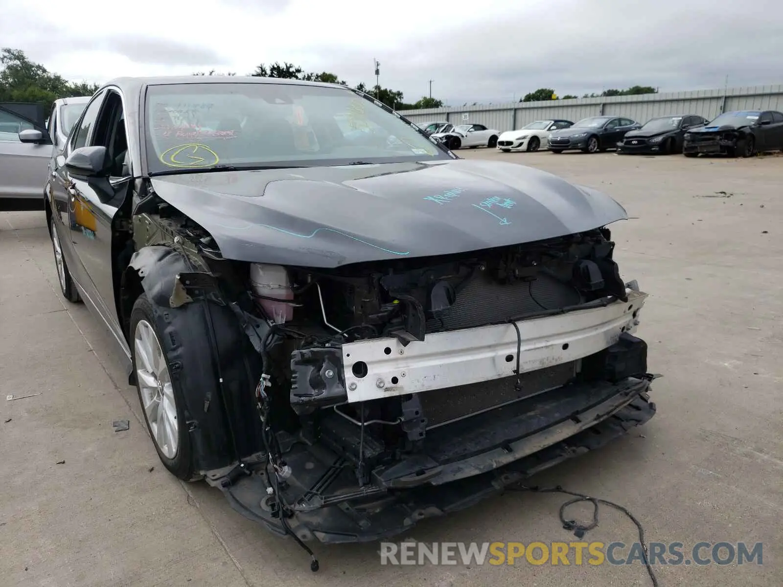 9 Photograph of a damaged car 4T1B11HK0KU822841 TOYOTA CAMRY 2019