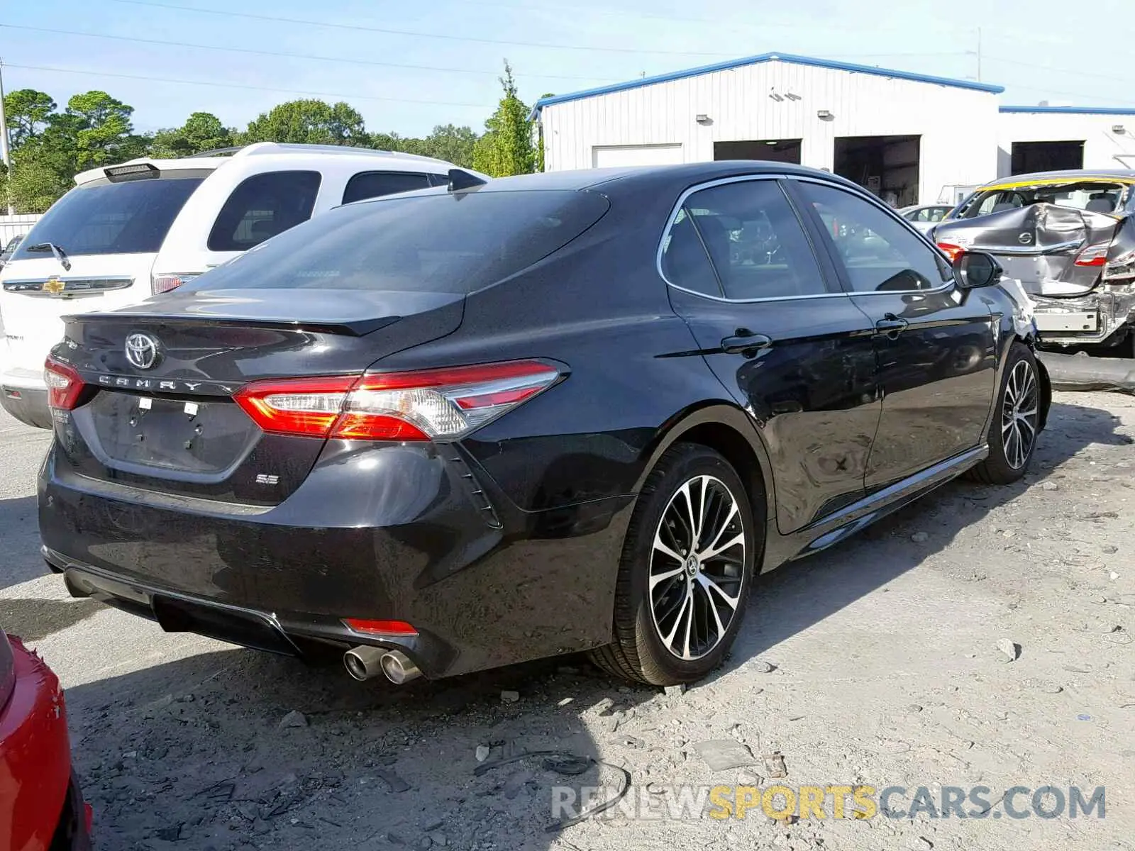 4 Photograph of a damaged car 4T1B11HK0KU830227 TOYOTA CAMRY 2019