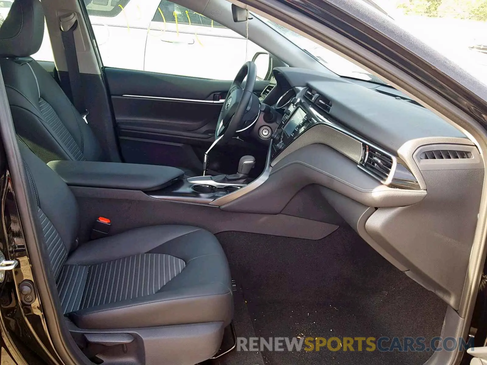 5 Photograph of a damaged car 4T1B11HK0KU830227 TOYOTA CAMRY 2019