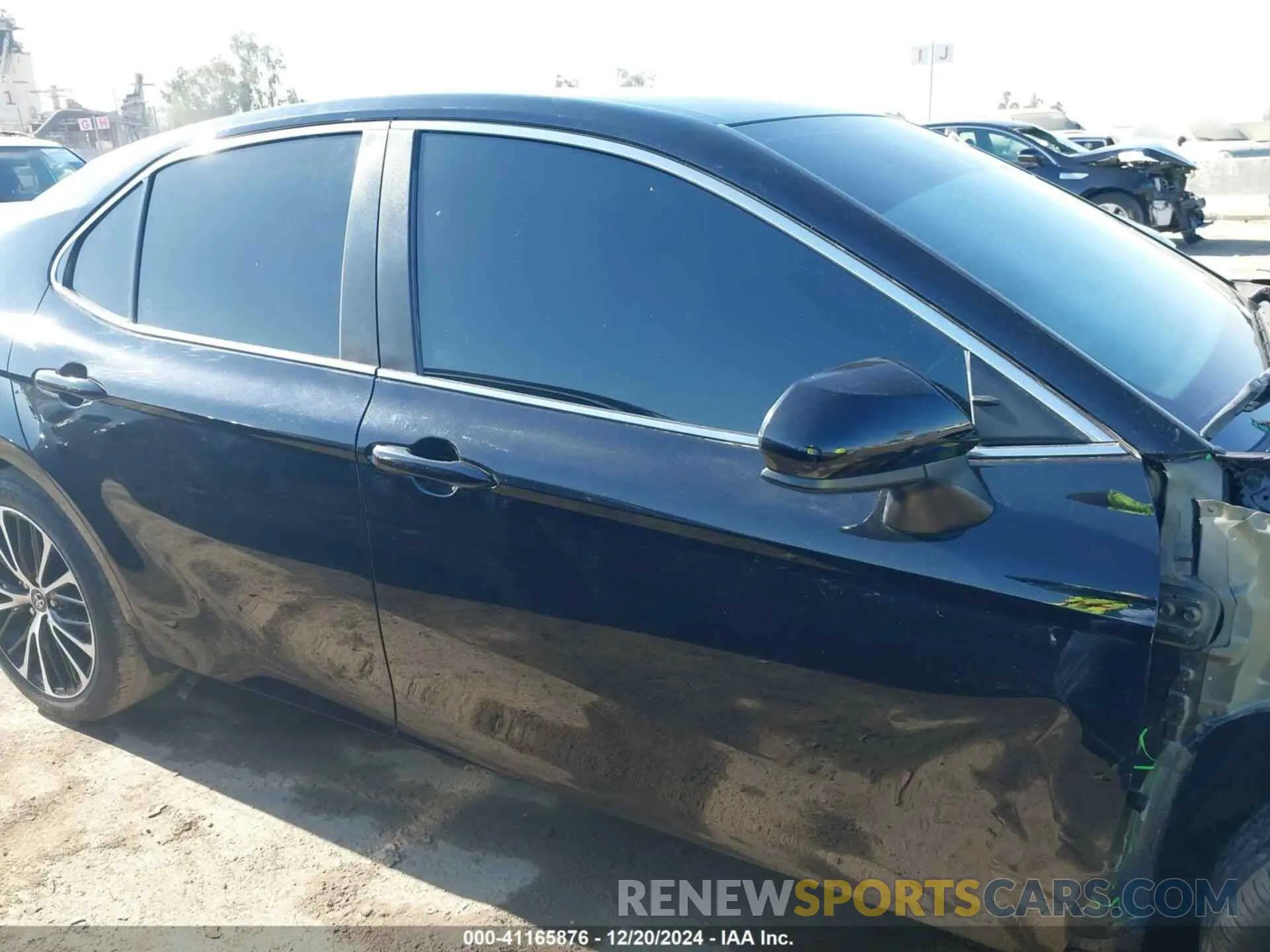 14 Photograph of a damaged car 4T1B11HK0KU830485 TOYOTA CAMRY 2019