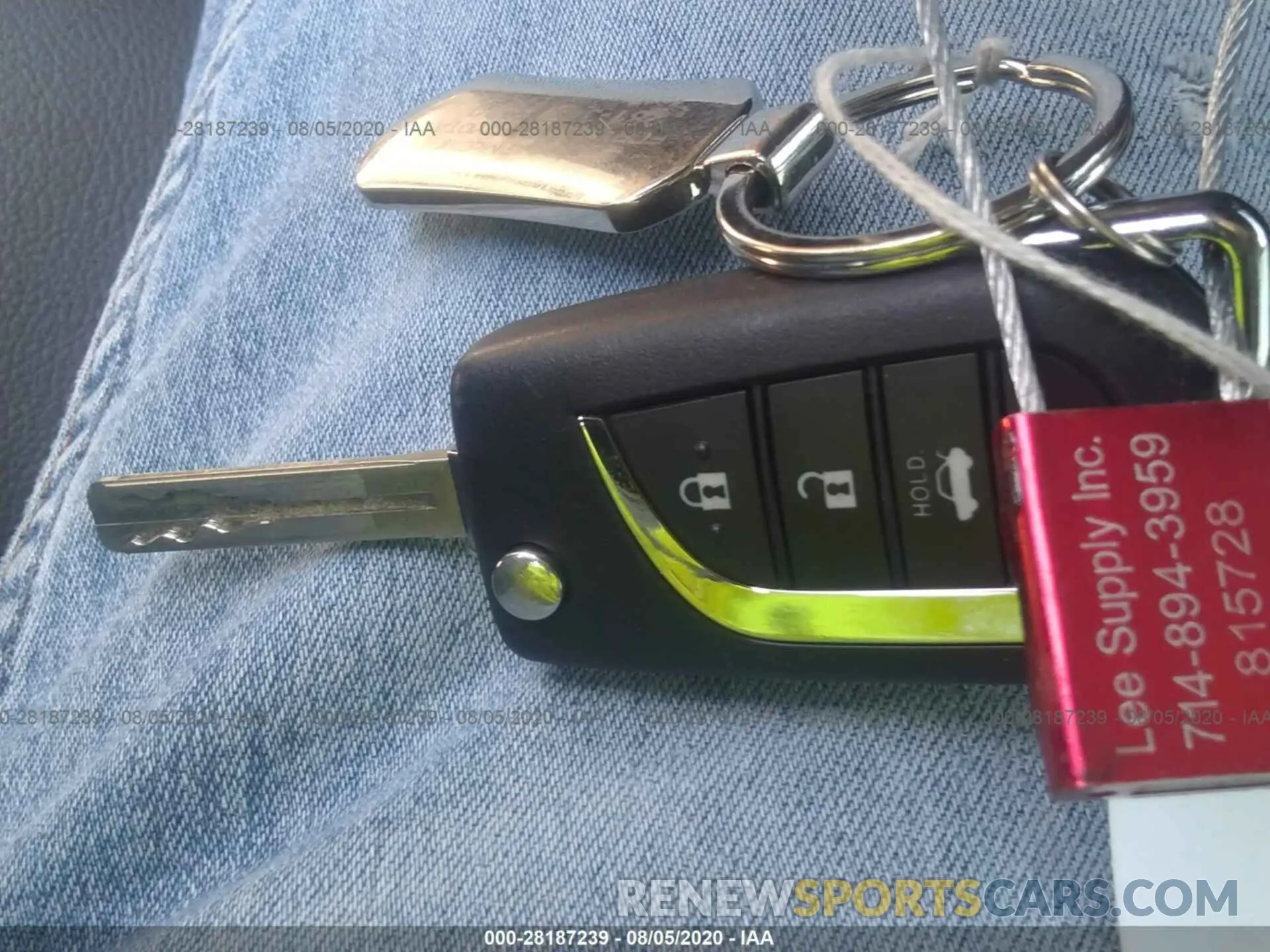 11 Photograph of a damaged car 4T1B11HK0KU832253 TOYOTA CAMRY 2019