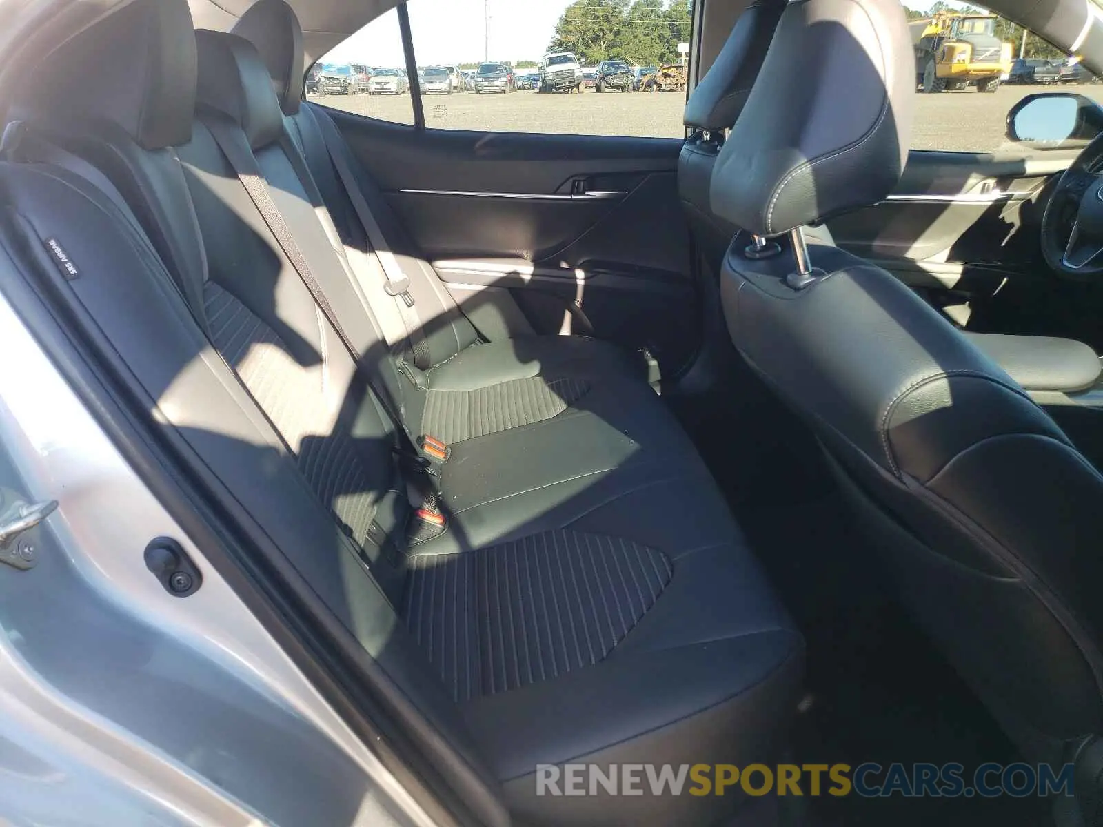 6 Photograph of a damaged car 4T1B11HK0KU835072 TOYOTA CAMRY 2019