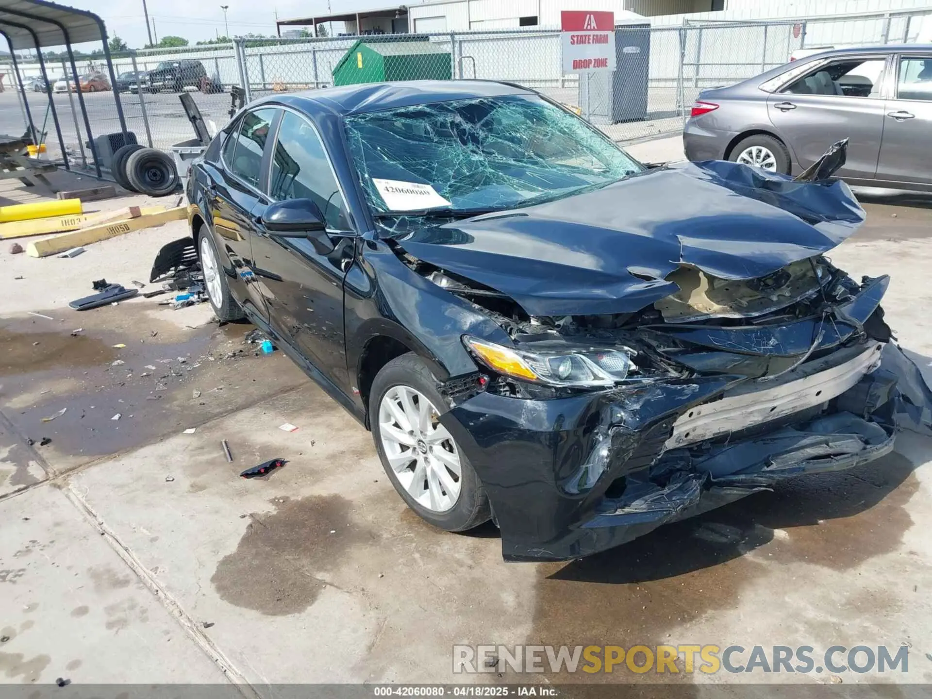 1 Photograph of a damaged car 4T1B11HK0KU849912 TOYOTA CAMRY 2019
