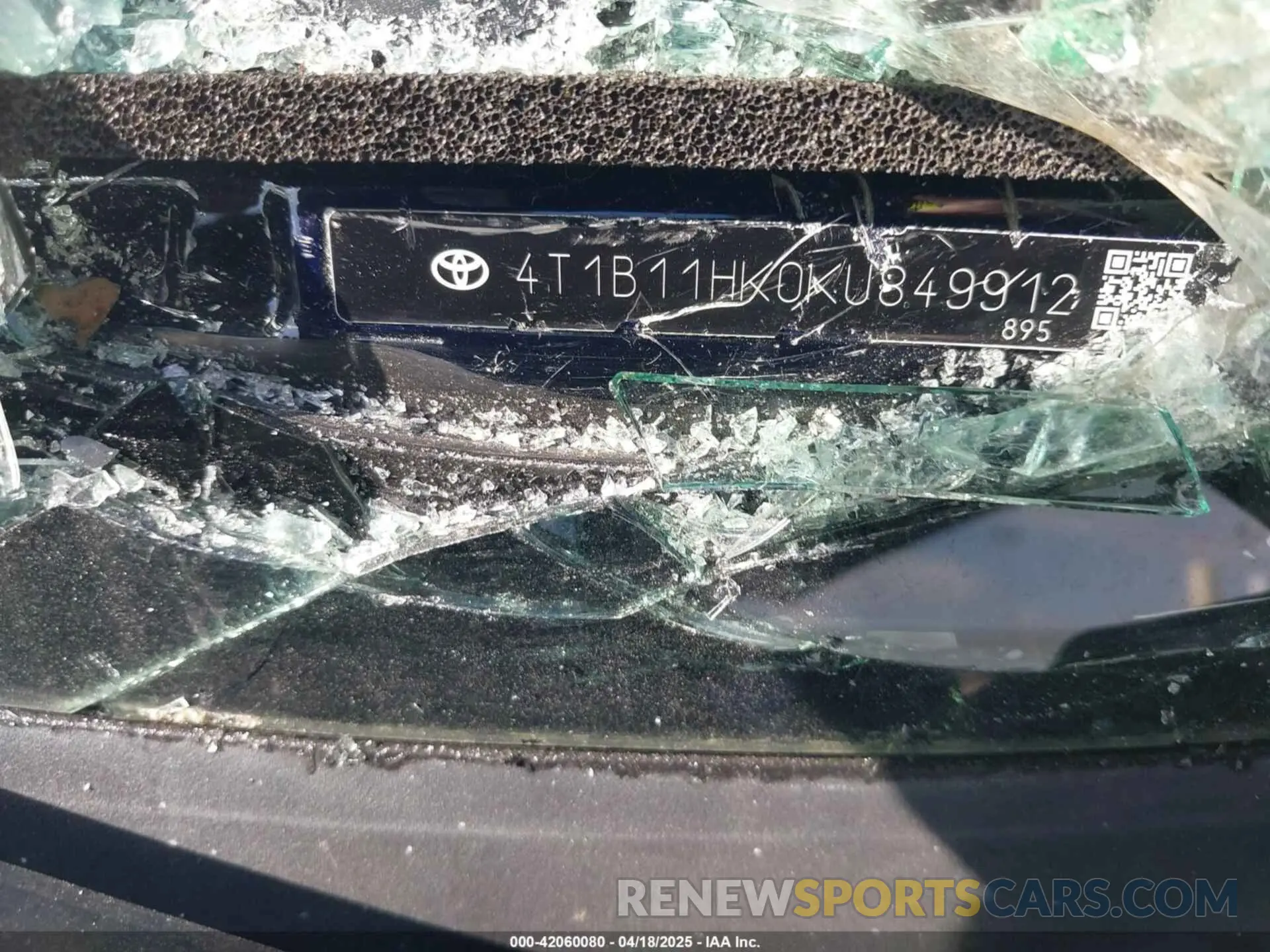 9 Photograph of a damaged car 4T1B11HK0KU849912 TOYOTA CAMRY 2019