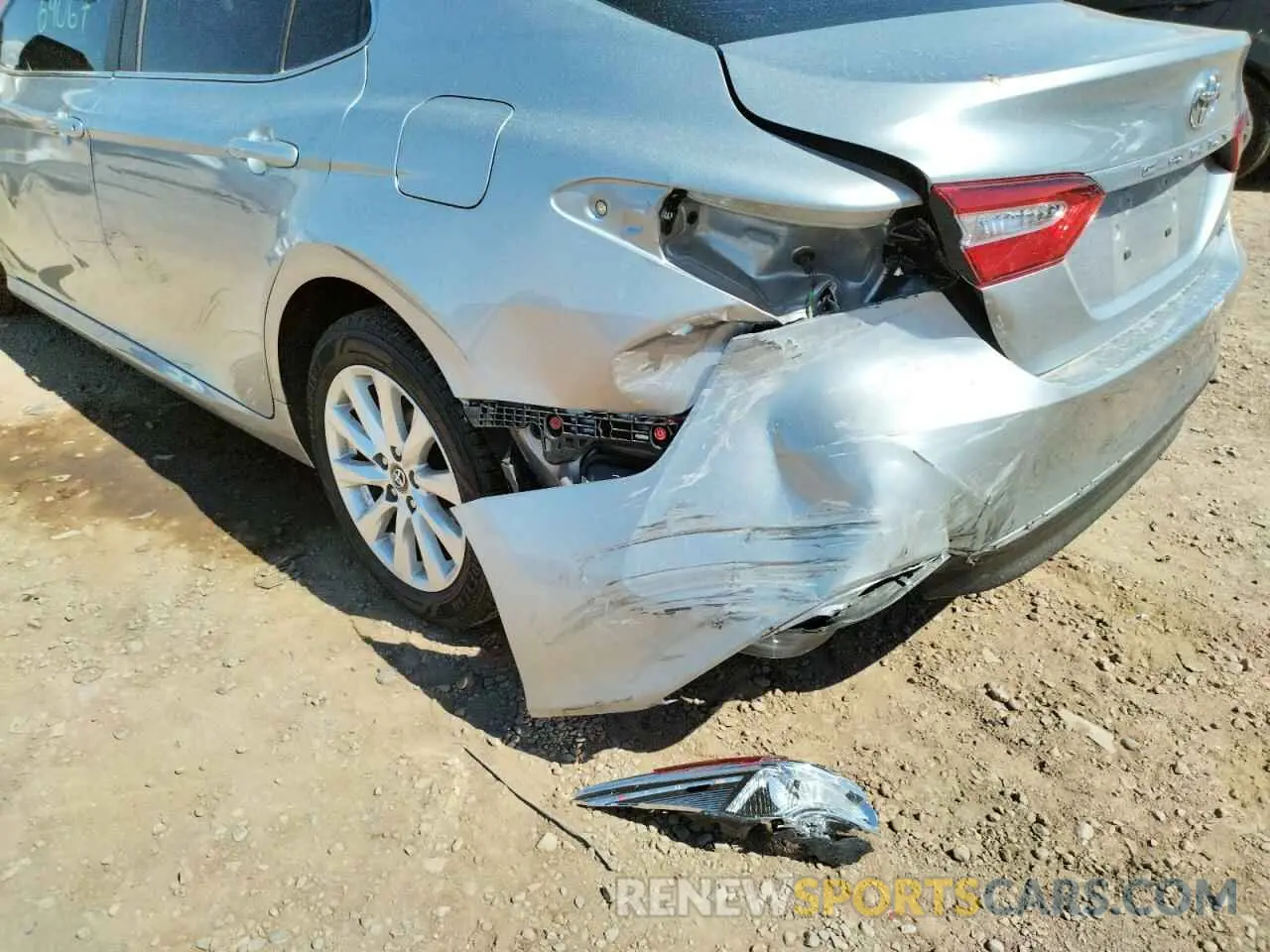 9 Photograph of a damaged car 4T1B11HK1KU173521 TOYOTA CAMRY 2019