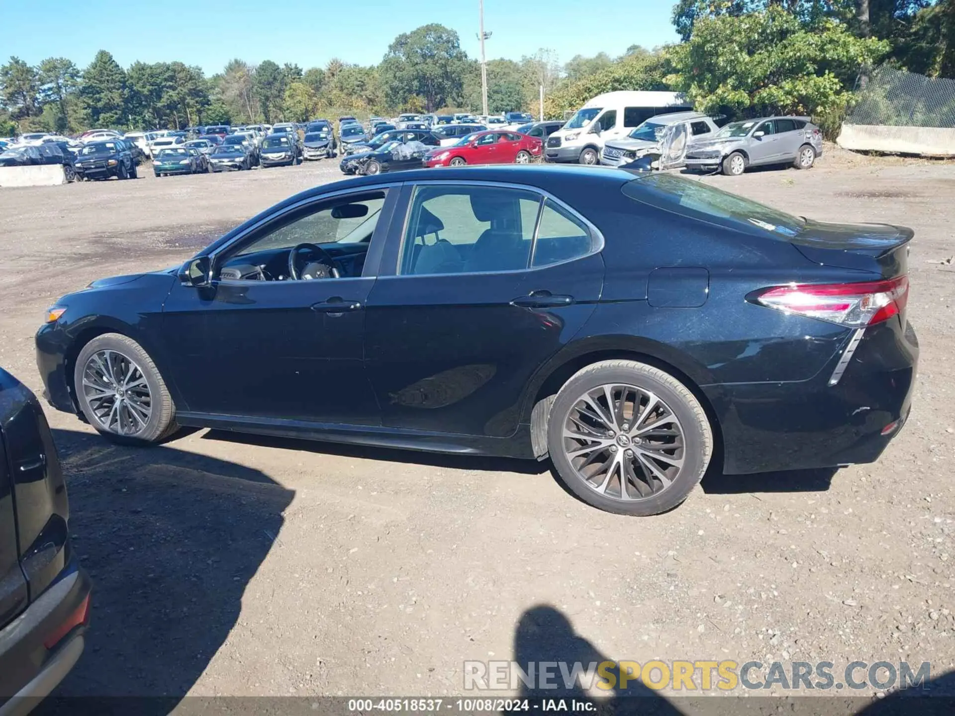 14 Photograph of a damaged car 4T1B11HK1KU176404 TOYOTA CAMRY 2019