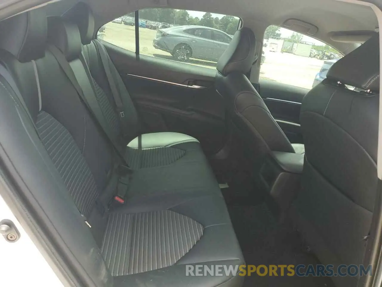 10 Photograph of a damaged car 4T1B11HK1KU180212 TOYOTA CAMRY 2019