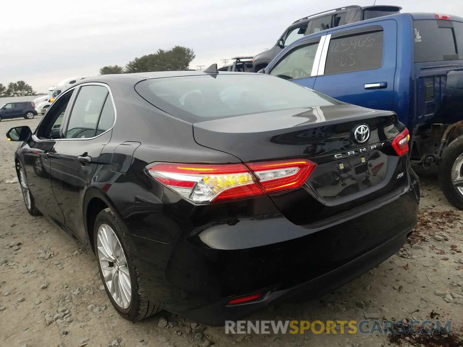 3 Photograph of a damaged car 4T1B11HK1KU193316 TOYOTA CAMRY 2019
